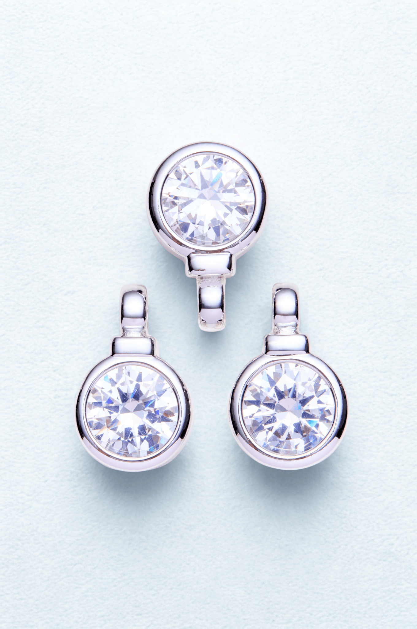 Lara & Ela | Round Bezel Pendant - Lara & Ela