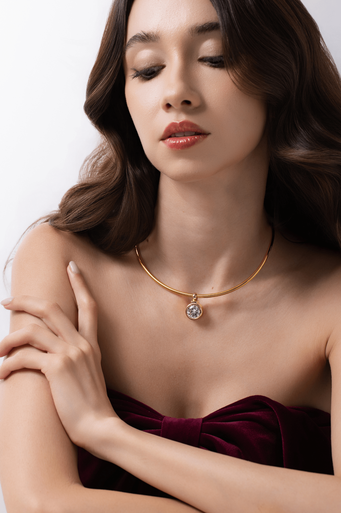 Lara & Ela | Round Bezel Pendant - Lara & Ela