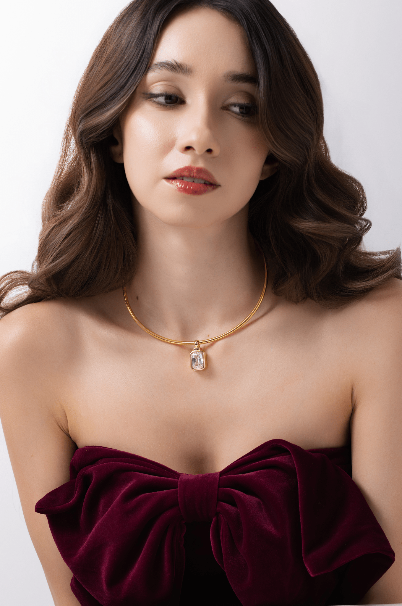 Lara & Ela | Emerald Bezel Pendant - Lara & Ela