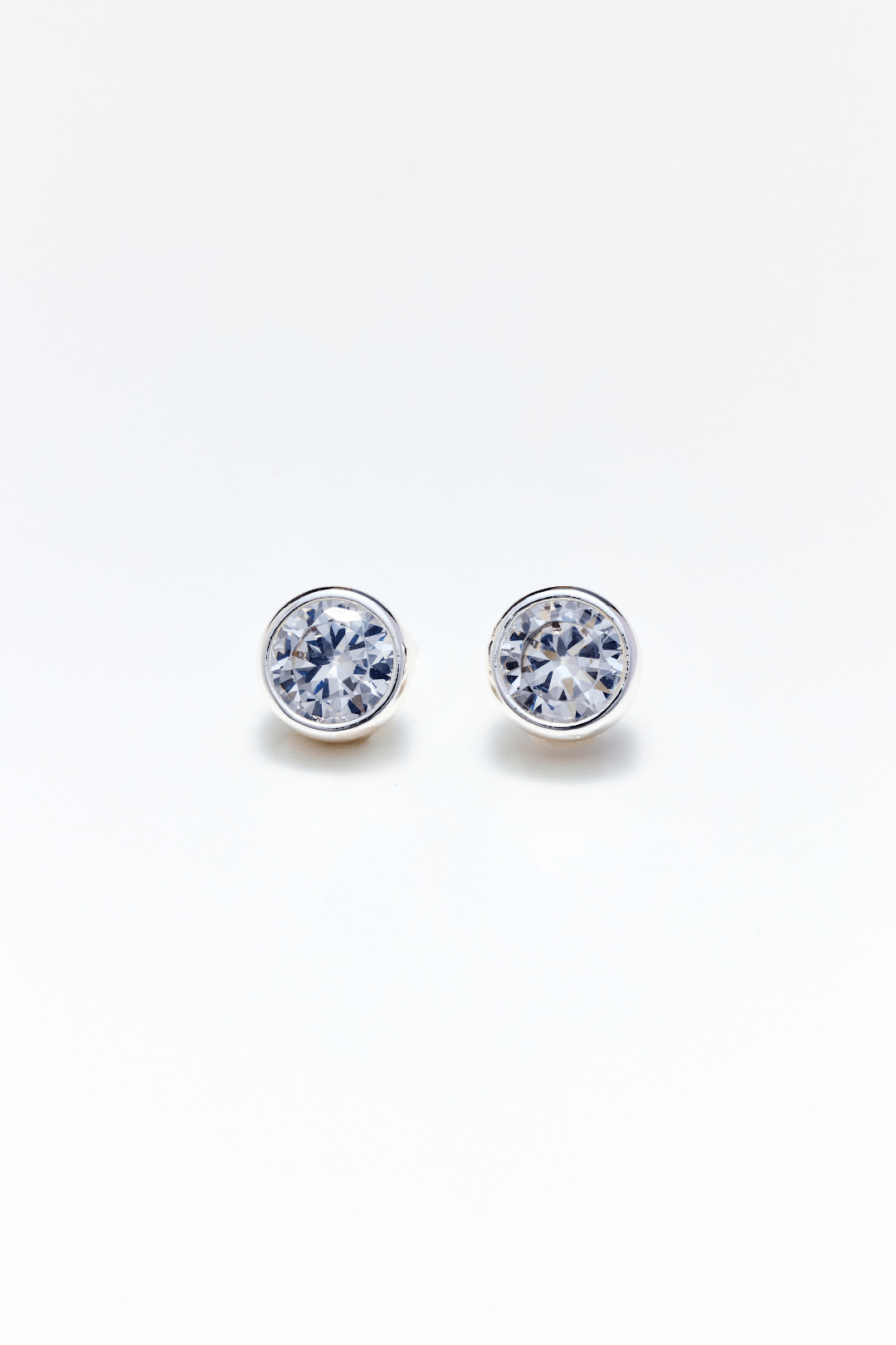 Lara & Ela | She's A Knockout Earrings - Lara & Ela