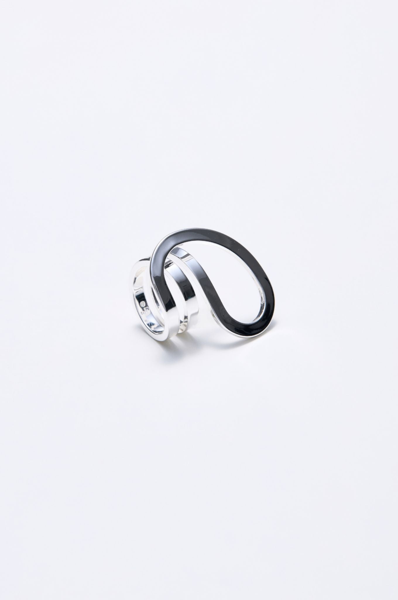 Lara & Ela | Keisha Too Ring - Lara & Ela