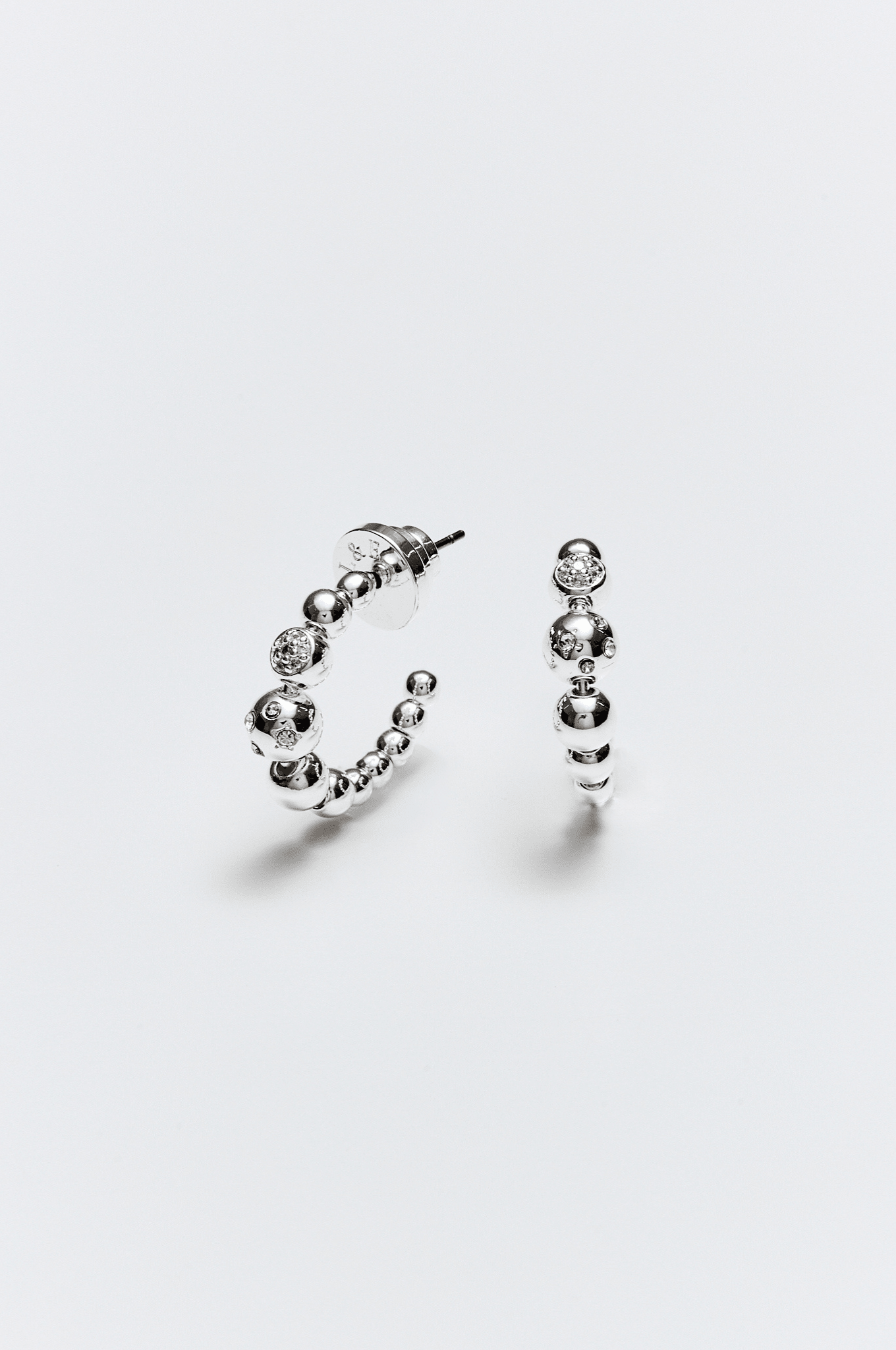Lara & Ela | Don't Be A Stranger Earrings - Lara & Ela