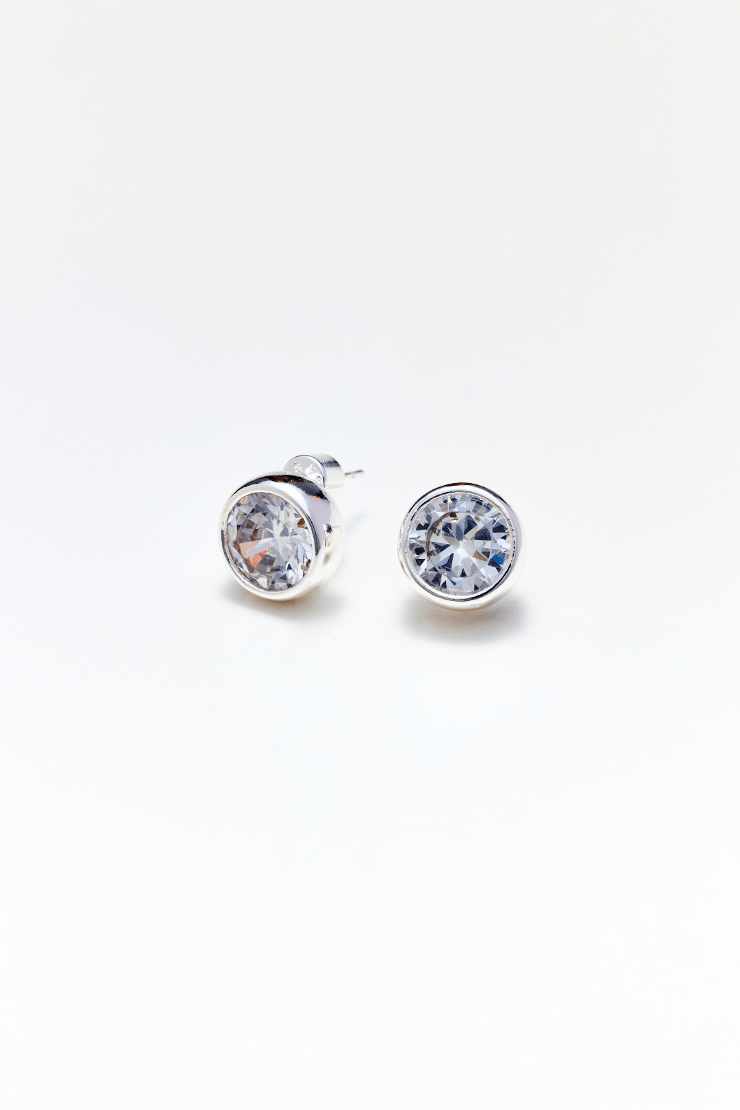 Lara & Ela | She's A Knockout Earrings - Lara & Ela