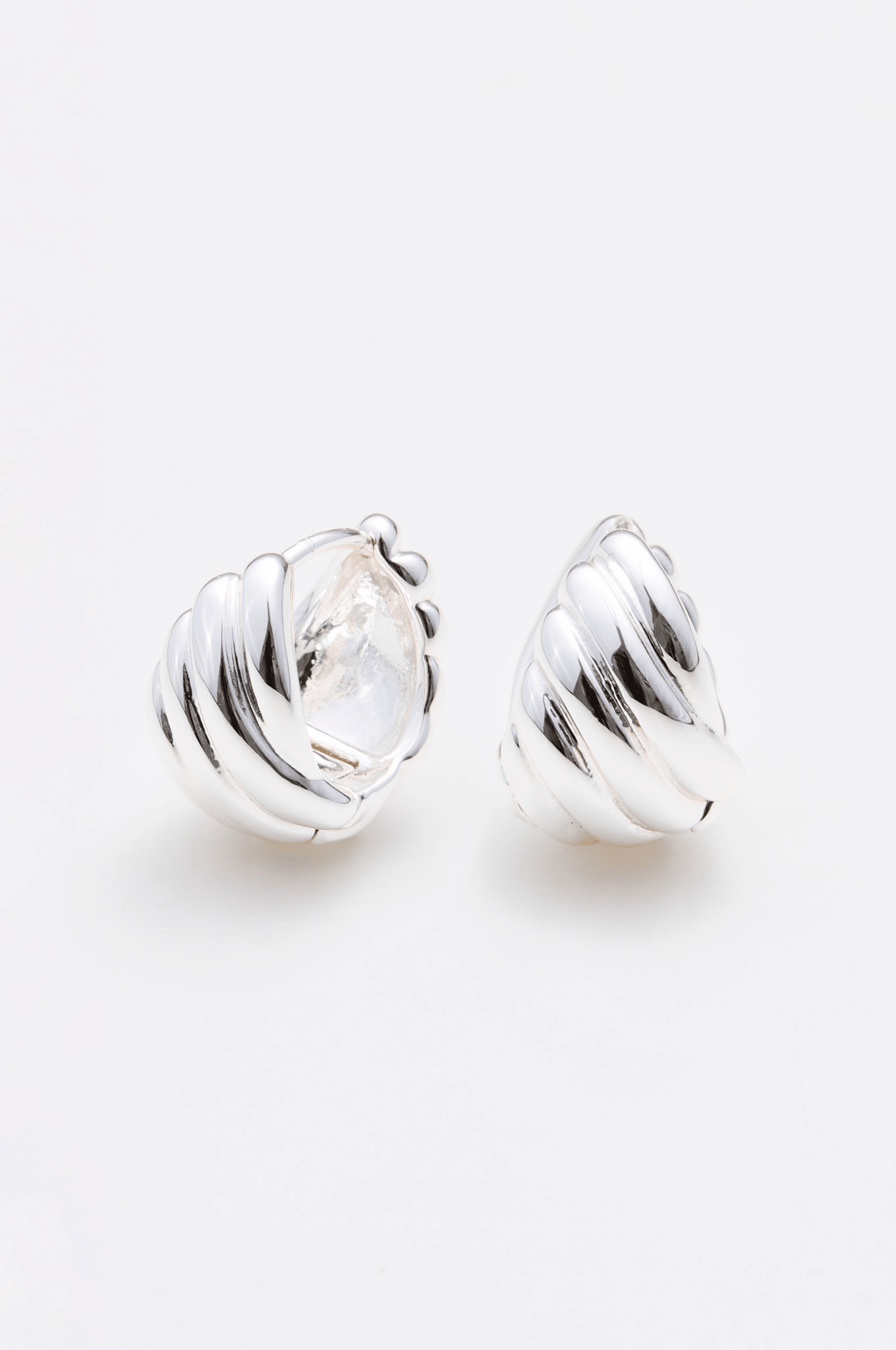 Lara & Ela | One Last Kiss Earrings - Lara & Ela