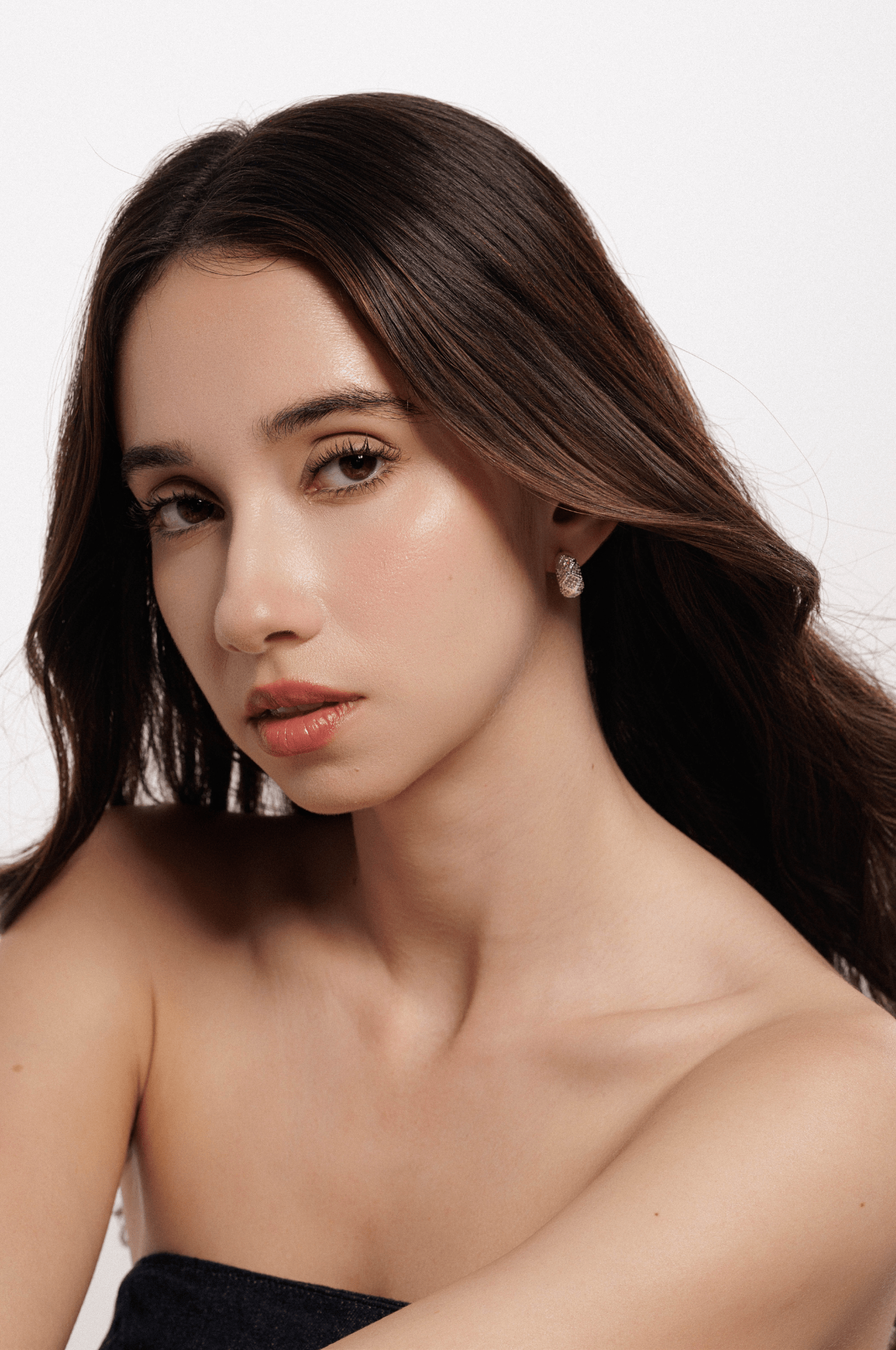 Lara & Ela I Can't Help Falling In Love Earrings - Lara & Ela