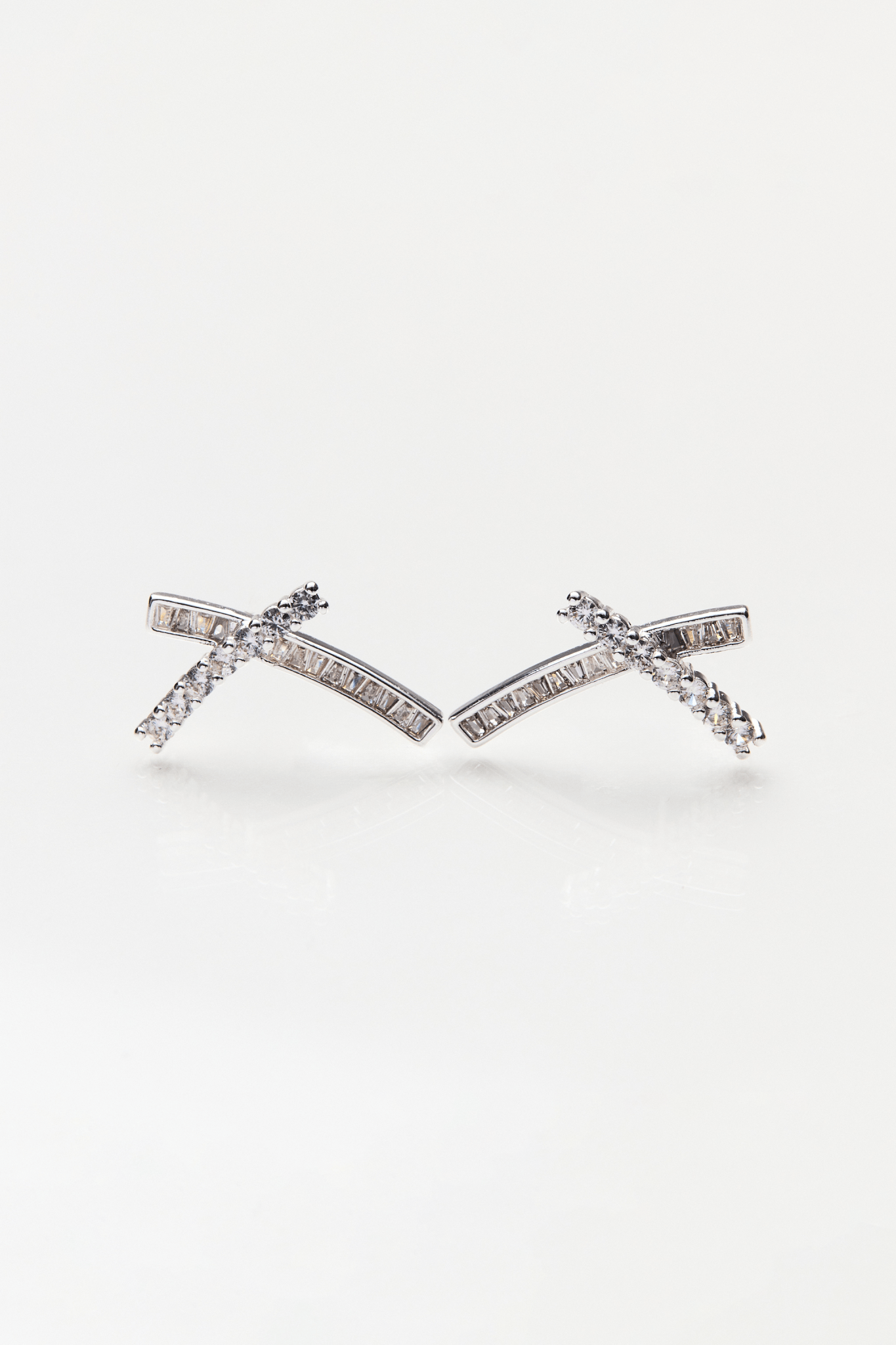 Lara & Ela I Cross My Heart Earrings - Lara & Ela