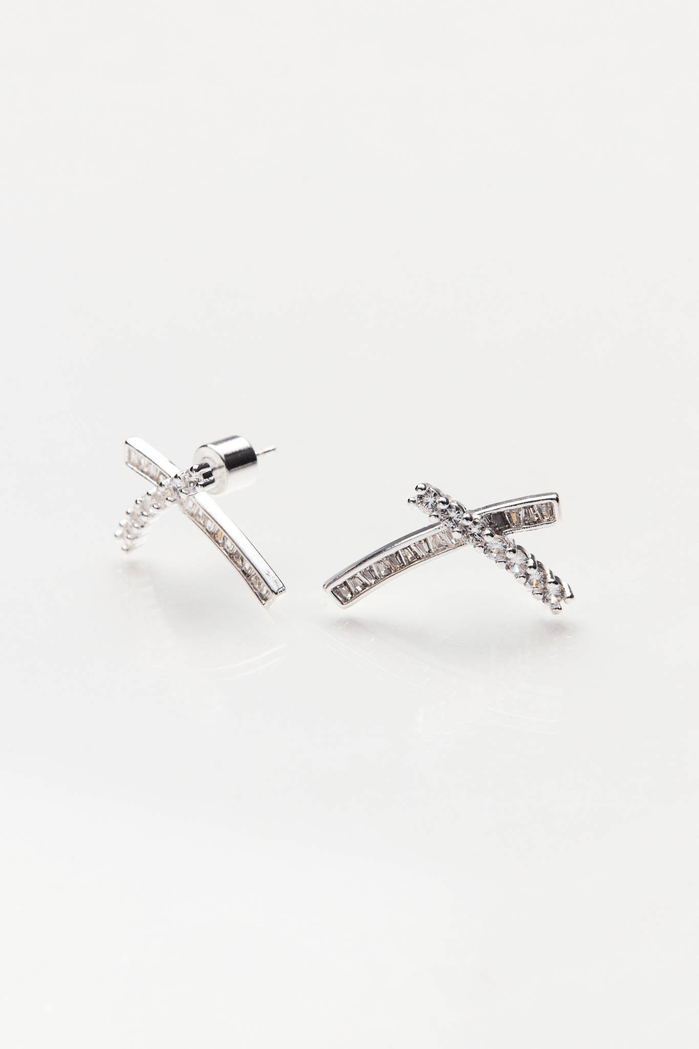 Lara & Ela I Cross My Heart Earrings - Lara & Ela