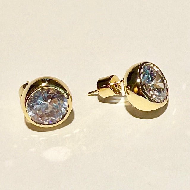 Lara & Ela | She's A Knockout Gold Earrings - Lara & Ela
