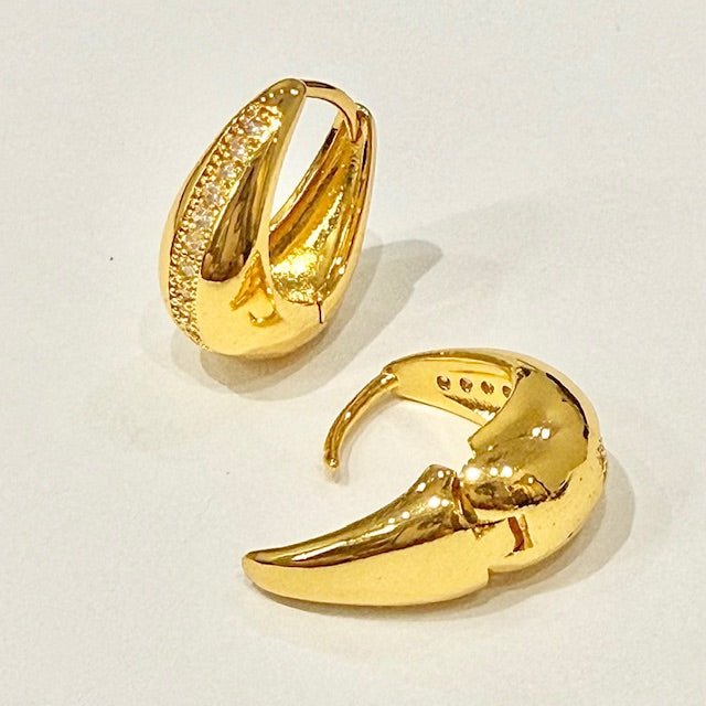 Lara & Ela | Kappa Gold Earrings - Lara & Ela