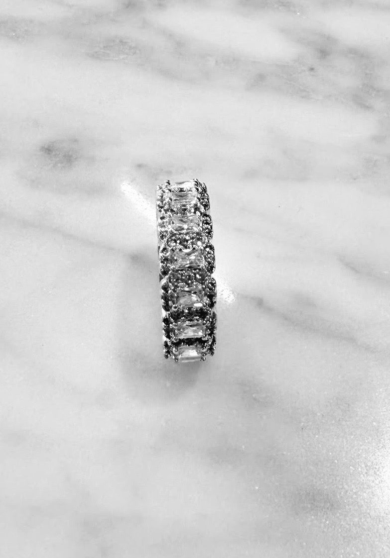 Lara & Ela | Legacy Ring