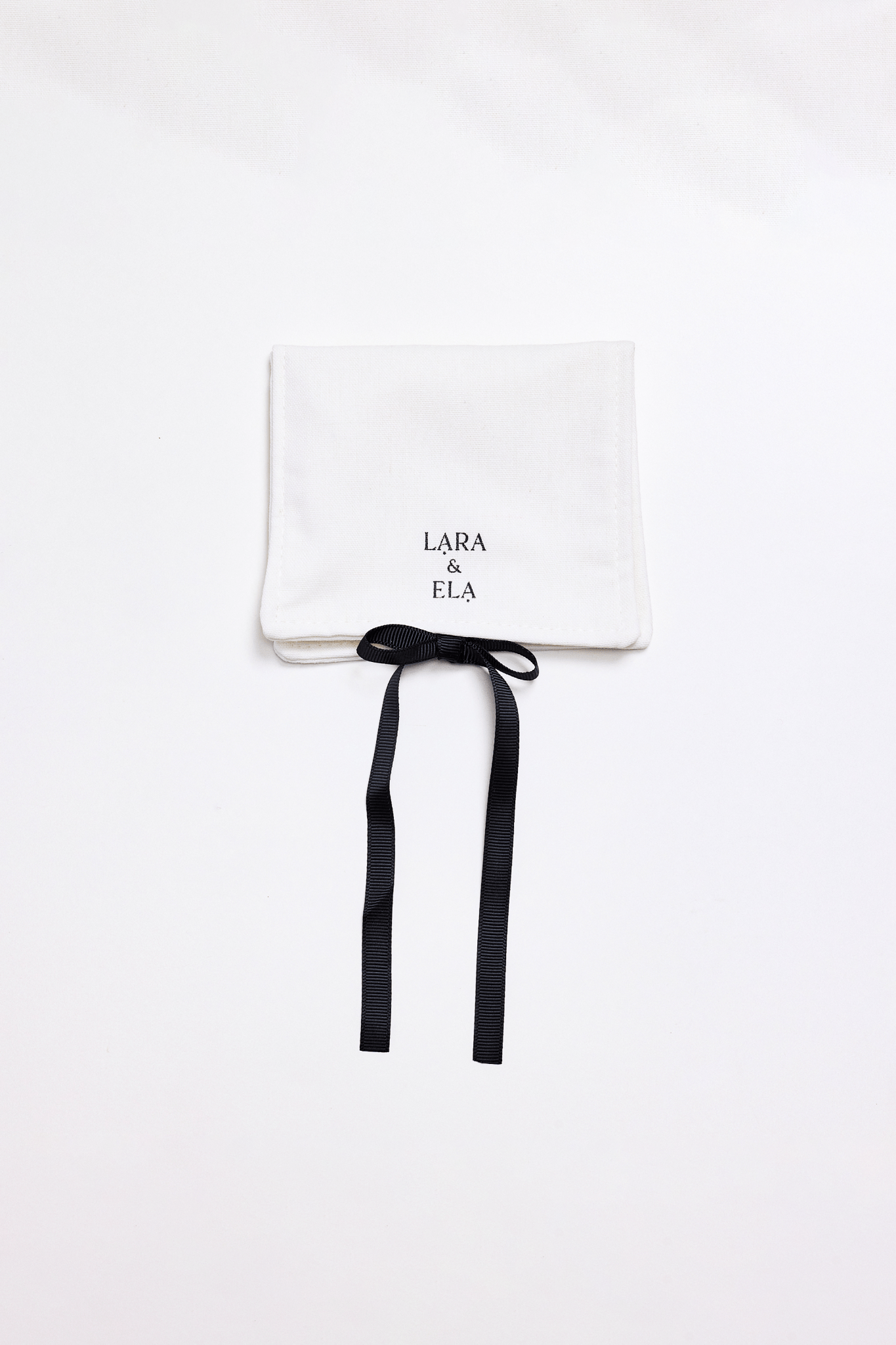 Lara & Ela | Linen Jewellery Pouch - Lara & Ela