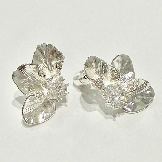 Lara & Ela | Mu Silver Earrings - Lara & Ela