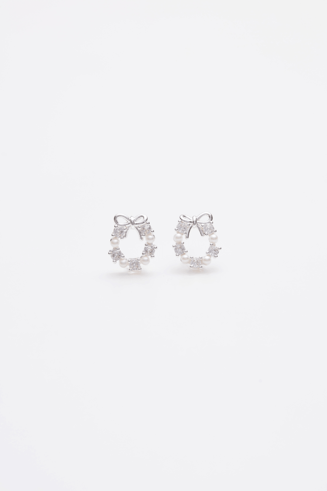 Lara & Ela | One Earrings - Lara & Ela