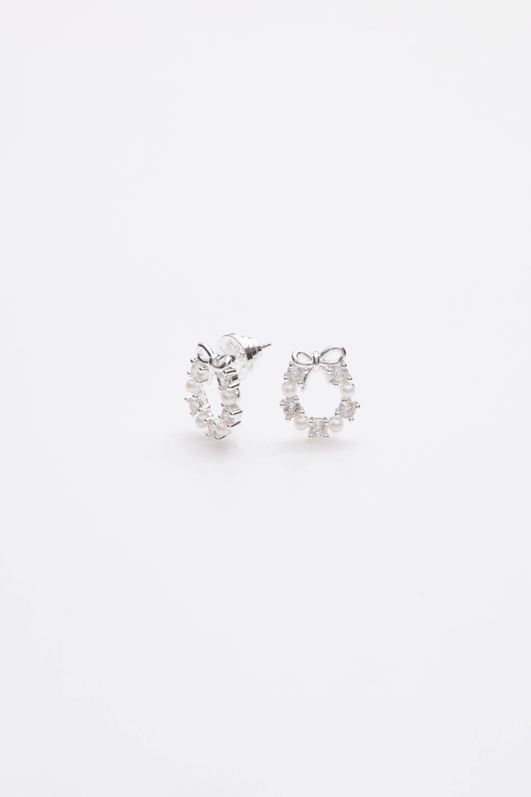 Lara & Ela | One Earrings - Lara & Ela