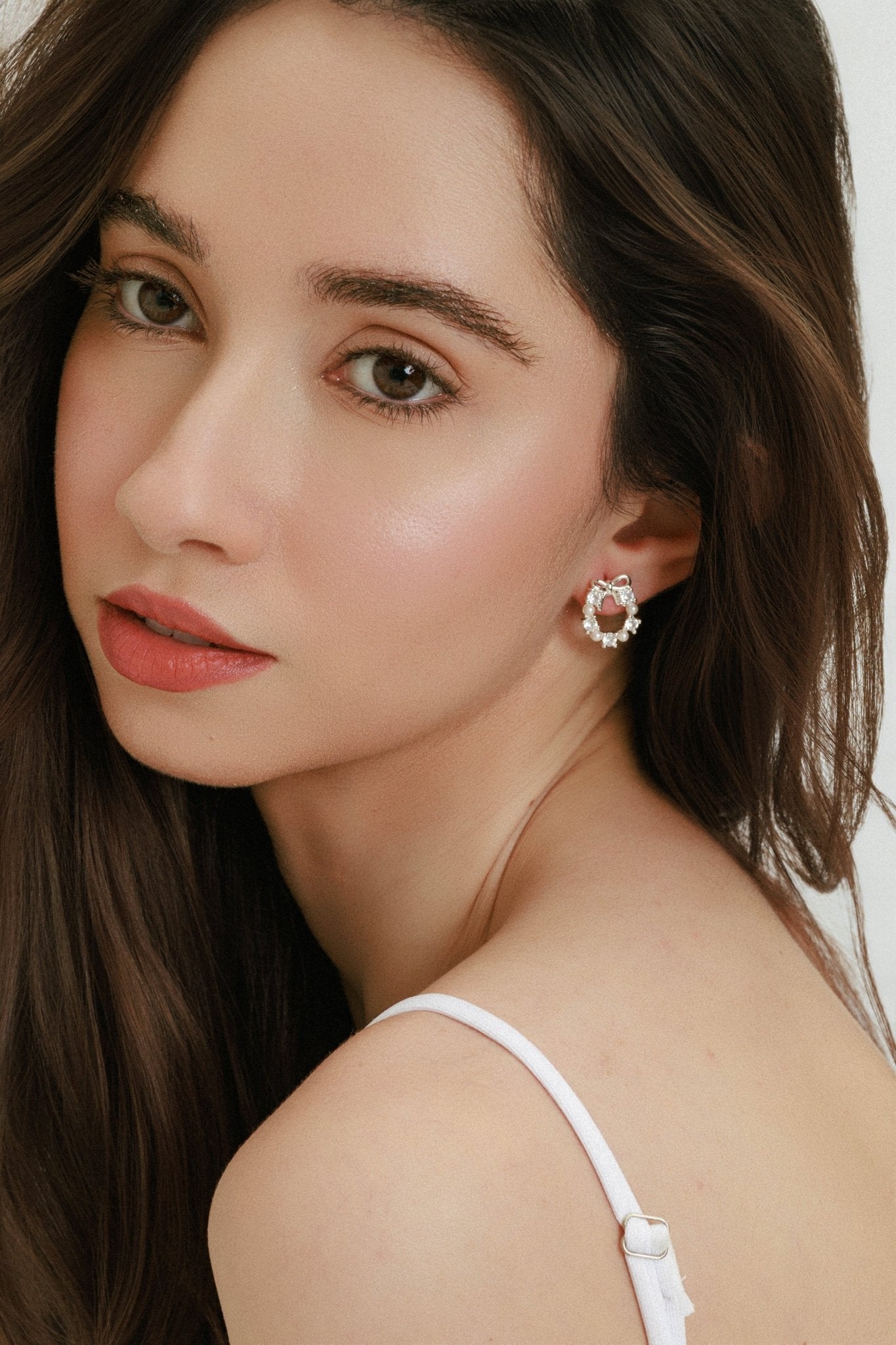 Lara & Ela | One Earrings - Lara & Ela