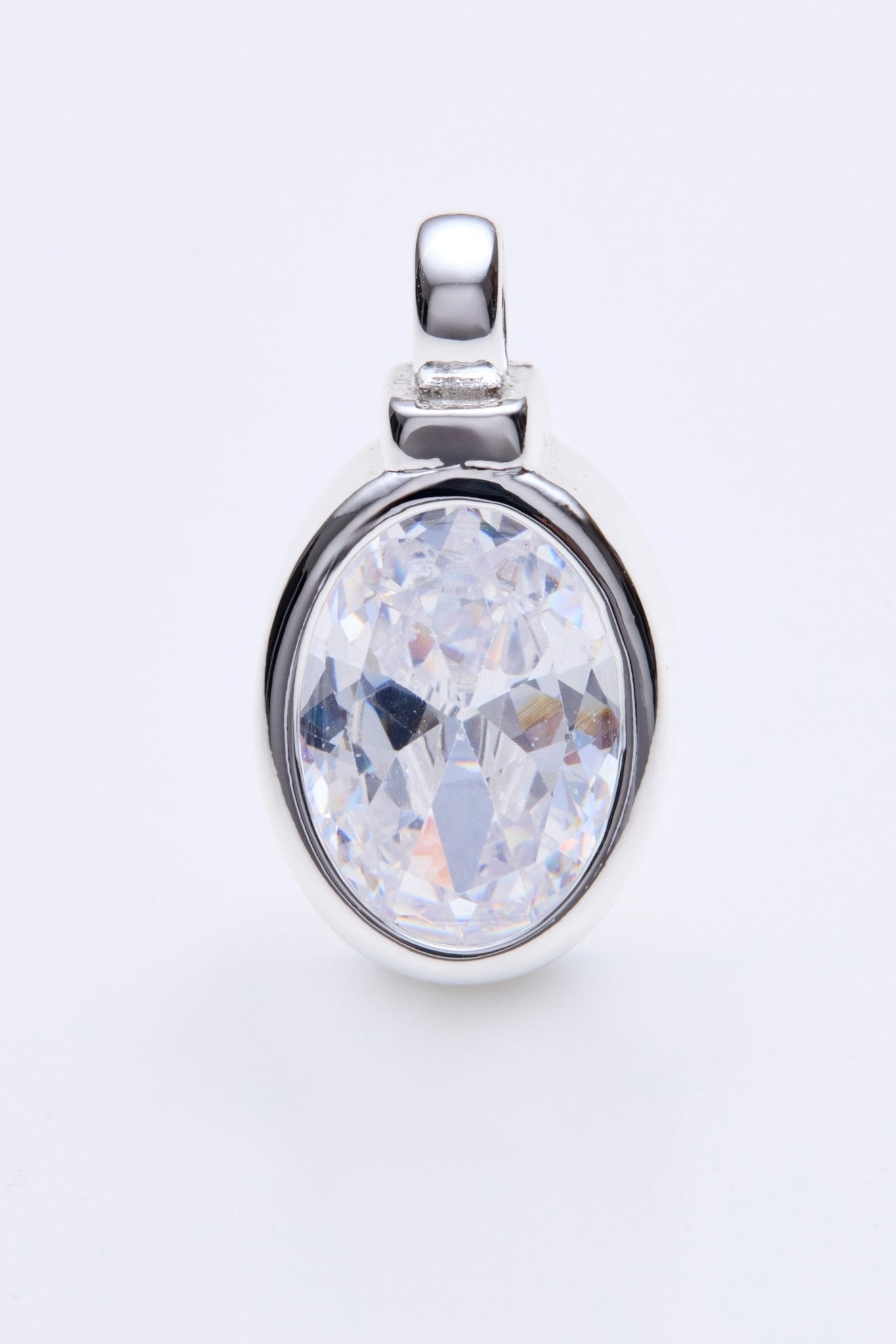 Lara & Ela | Oval Bezel Pendant - Lara & Ela