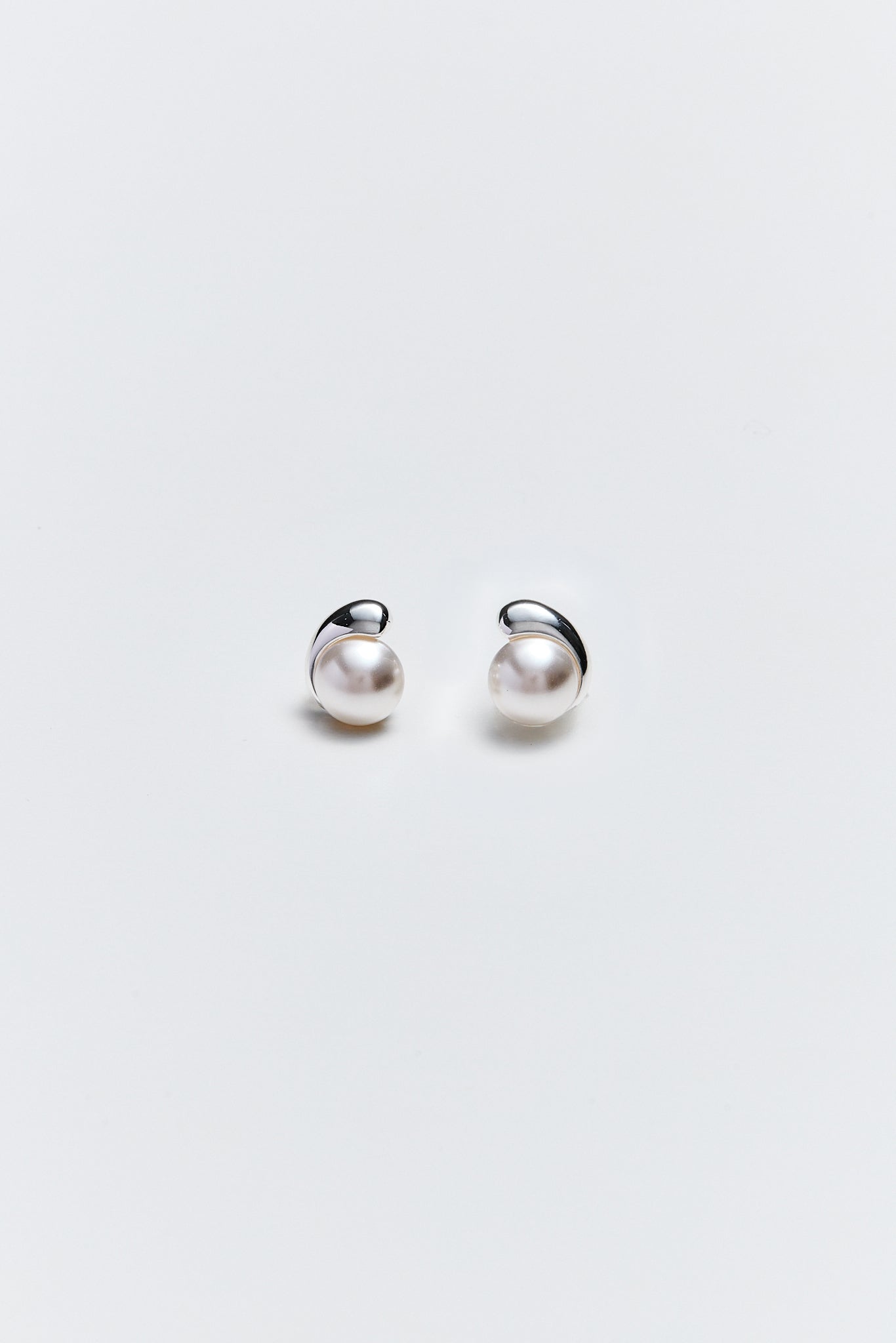 Lara & Ela | Revolutionary Earrings - Lara & Ela