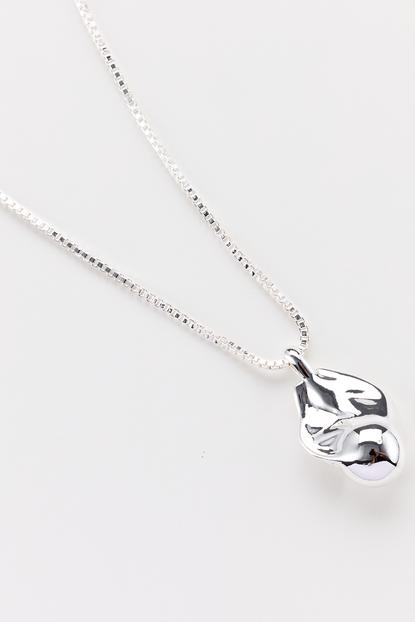 Lara & Ela | The Moon And New York City Necklace - Lara & Ela