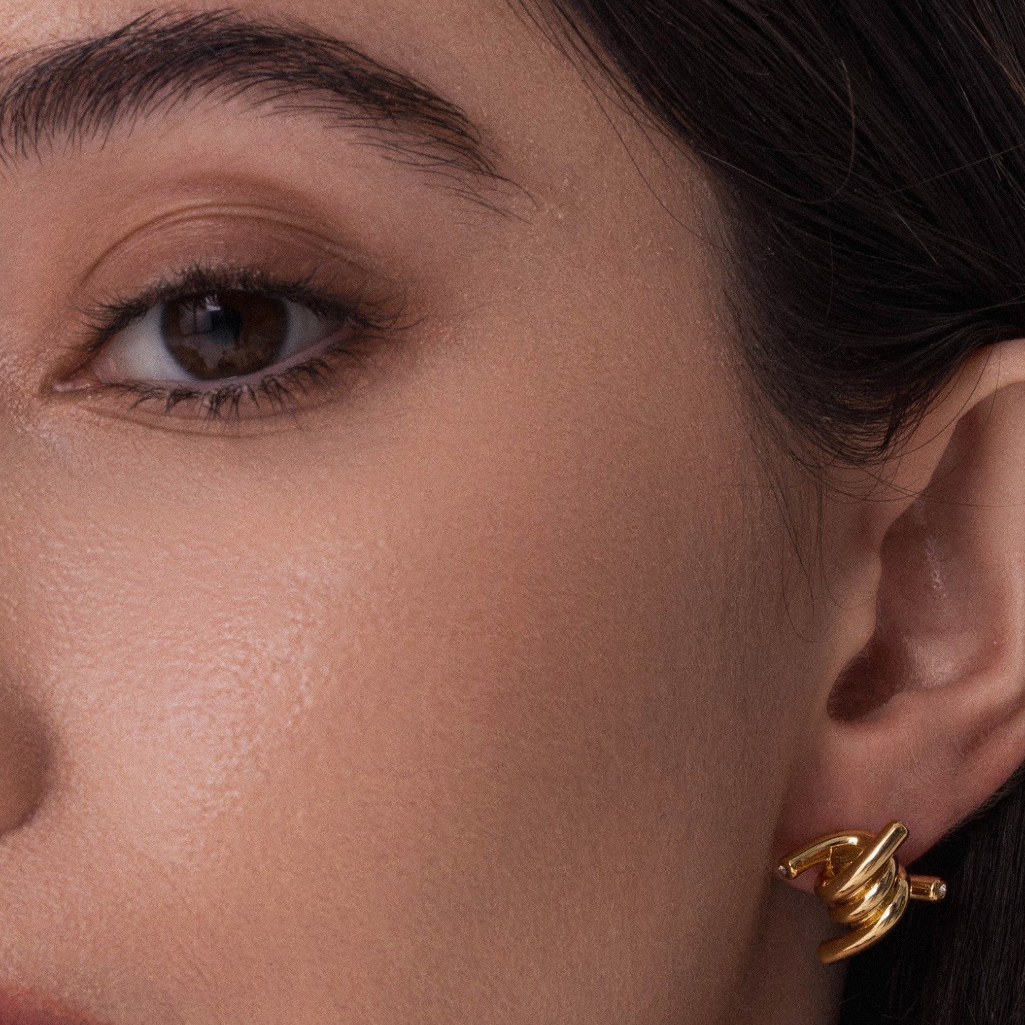 Lara & Ela | Twist Gold Earrings - Lara & Ela