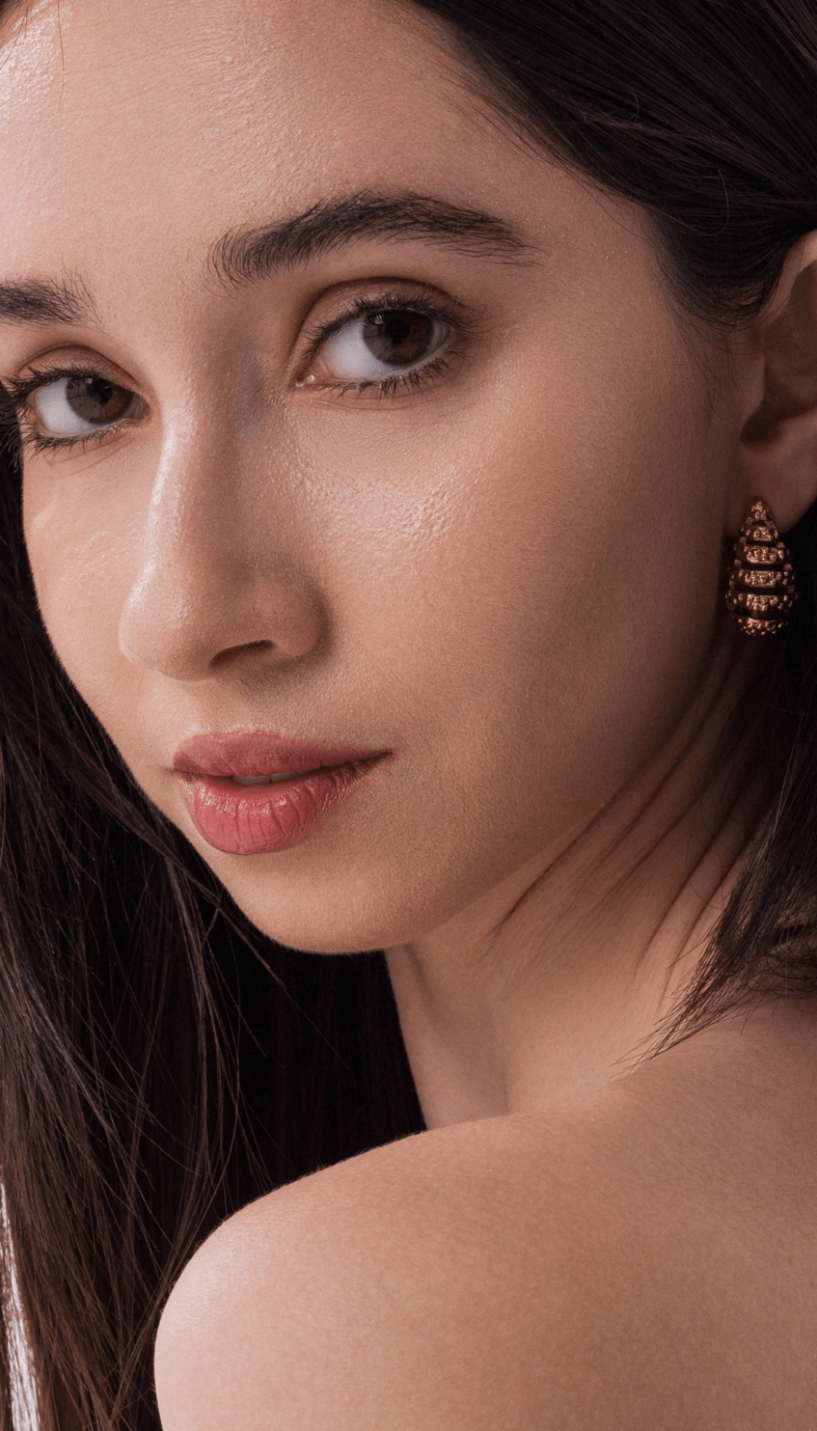 Lara & Ela | Queen B Earrings - Lara & Ela
