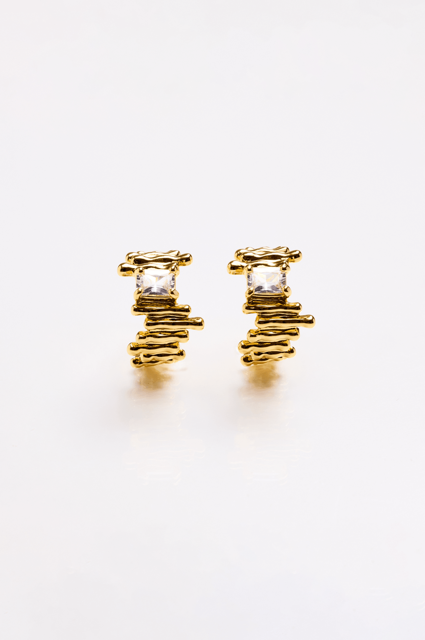 Lara & Ela | Daisy Gold Earrings - Lara & Ela