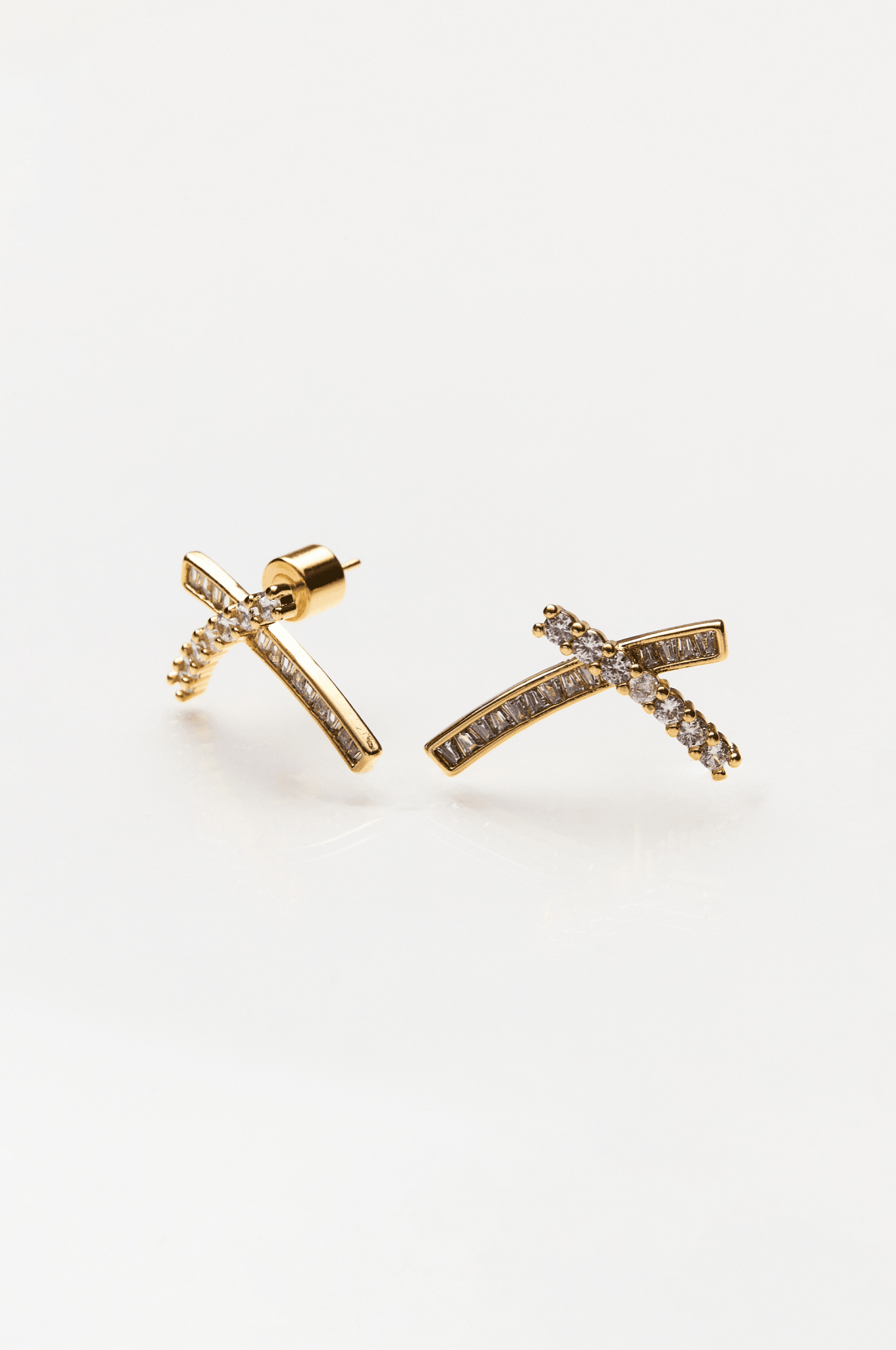 Lara & Ela I Cross My Heart Gold Earrings
