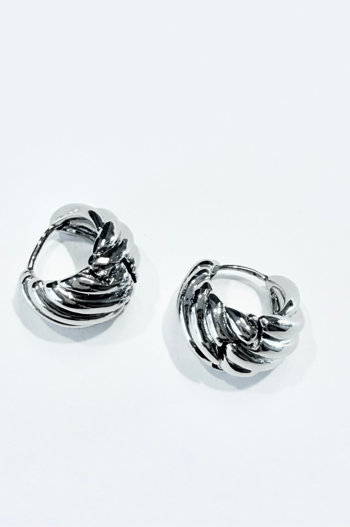 Lara & Ela | One Last Kiss Earrings - Lara & Ela