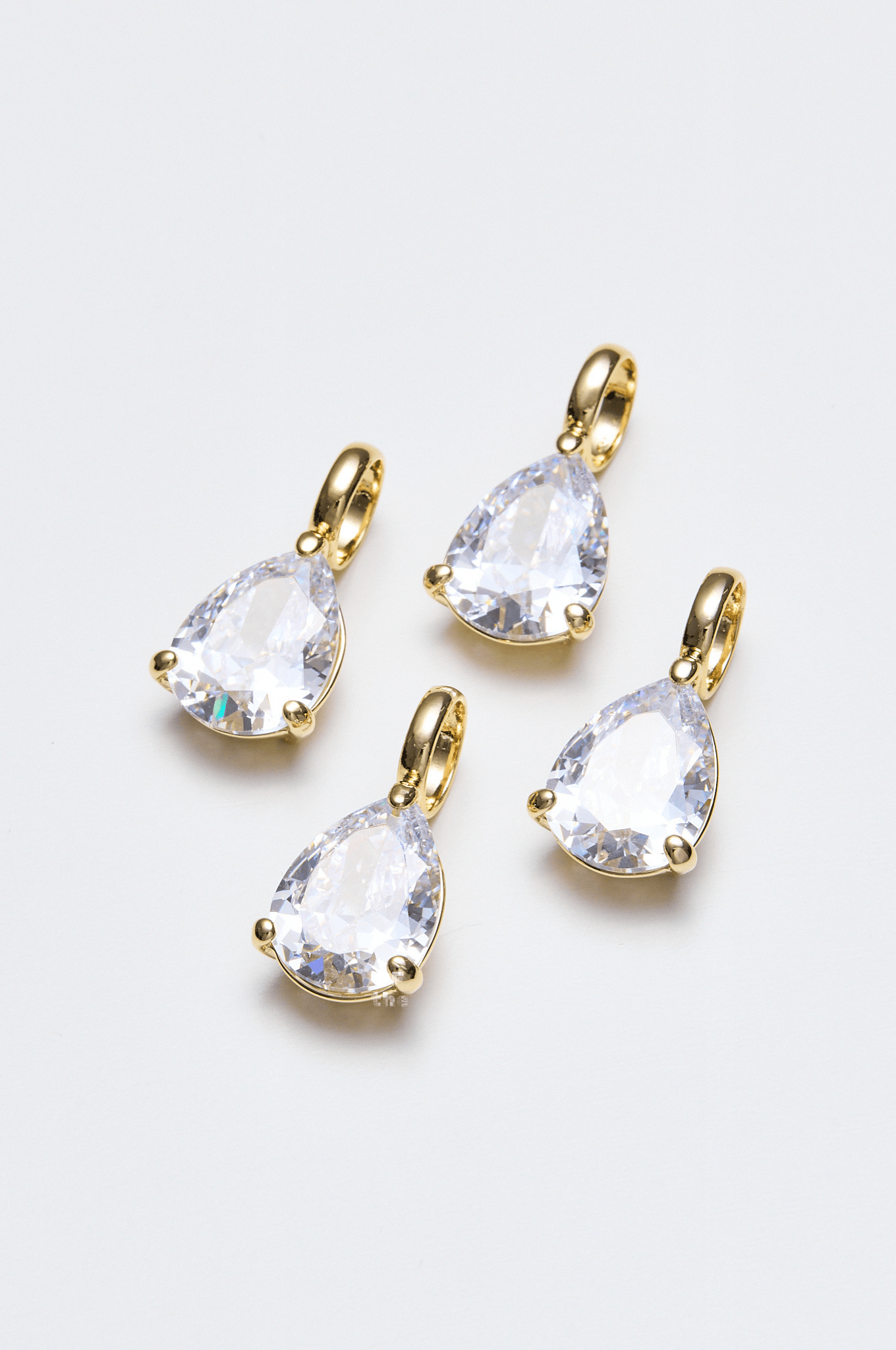 Lara & Ela | Pear Pendant - Lara & Ela