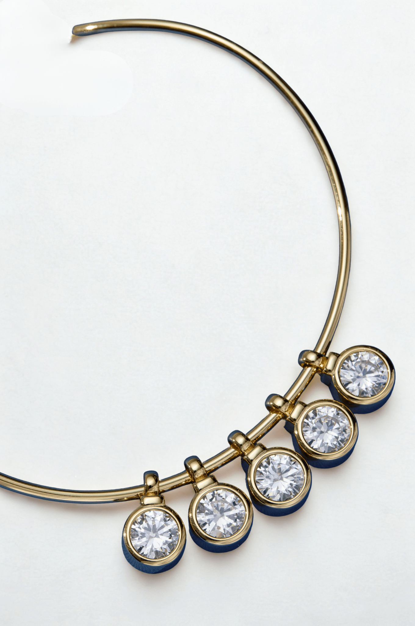 Lara & Ela | Round Bezel Pendant - Lara & Ela