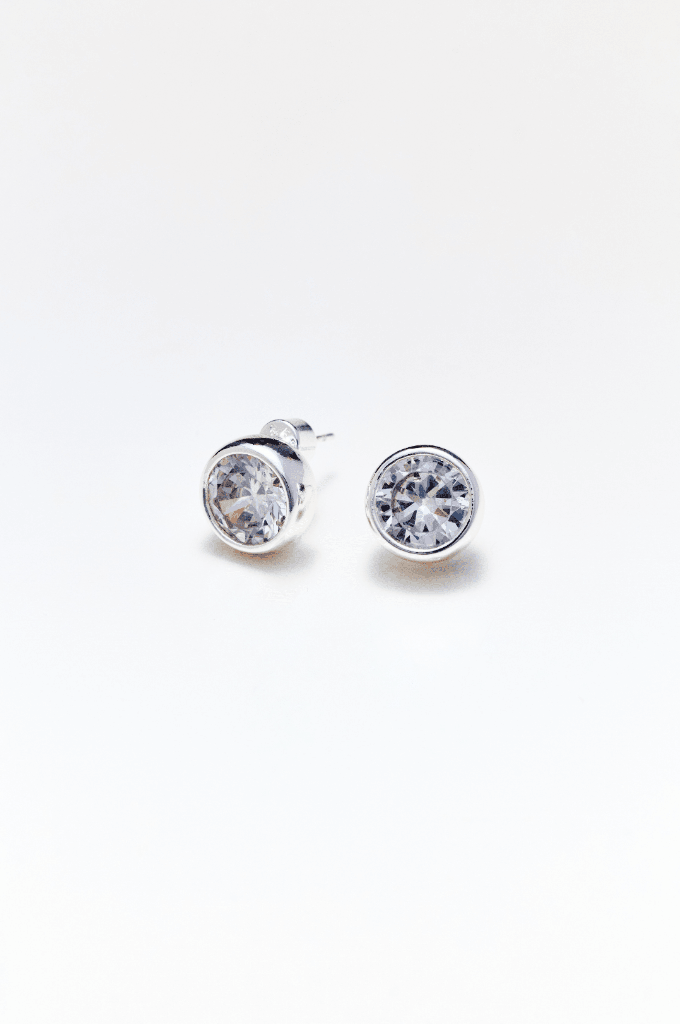 Lara & Ela | She's A Knockout Earrings - Lara & Ela