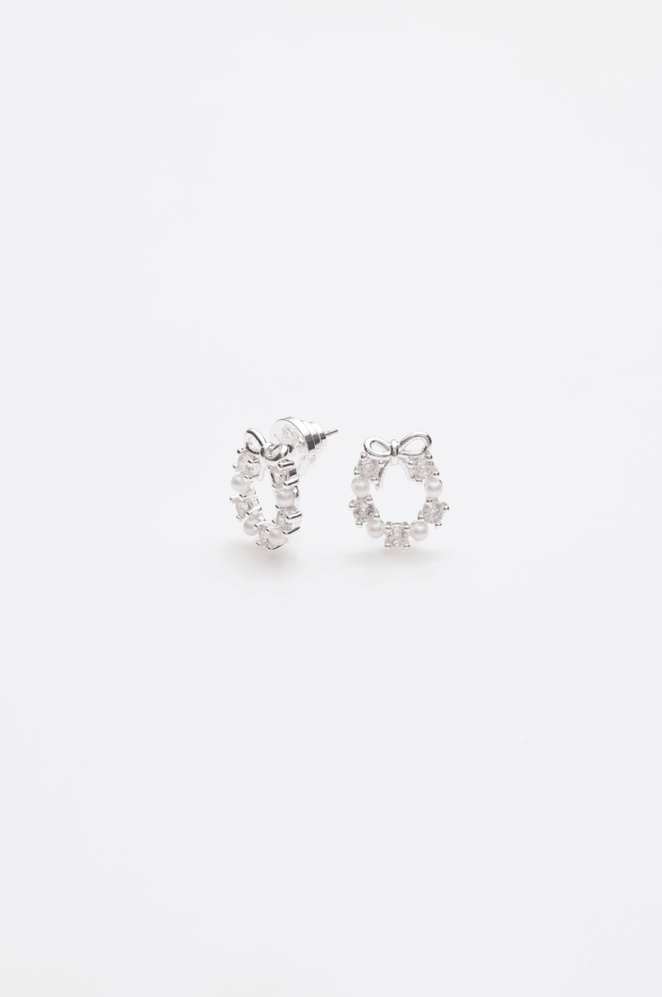 Lara & Ela | One Earrings - Lara & Ela