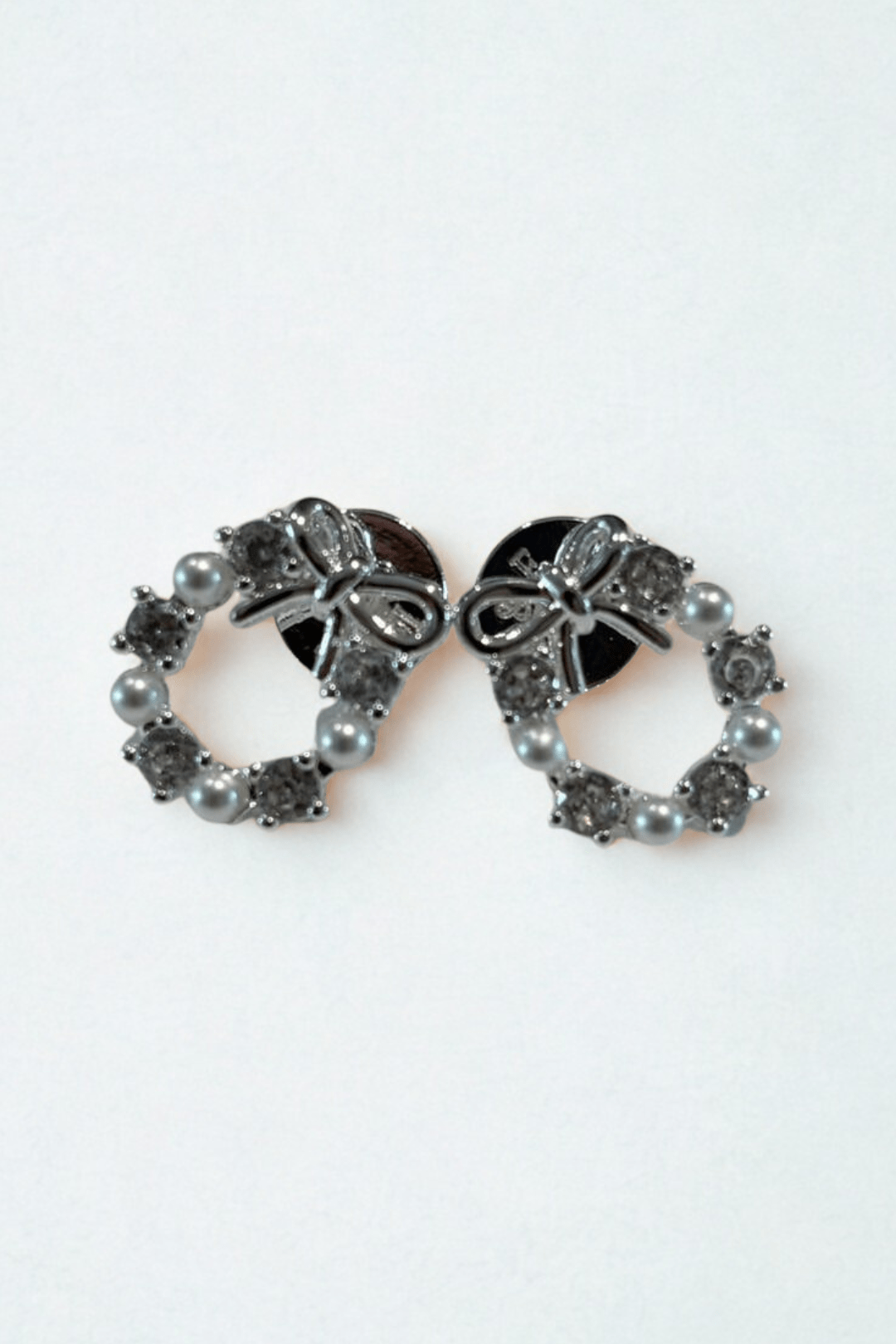 Lara & Ela | One Earrings - Lara & Ela