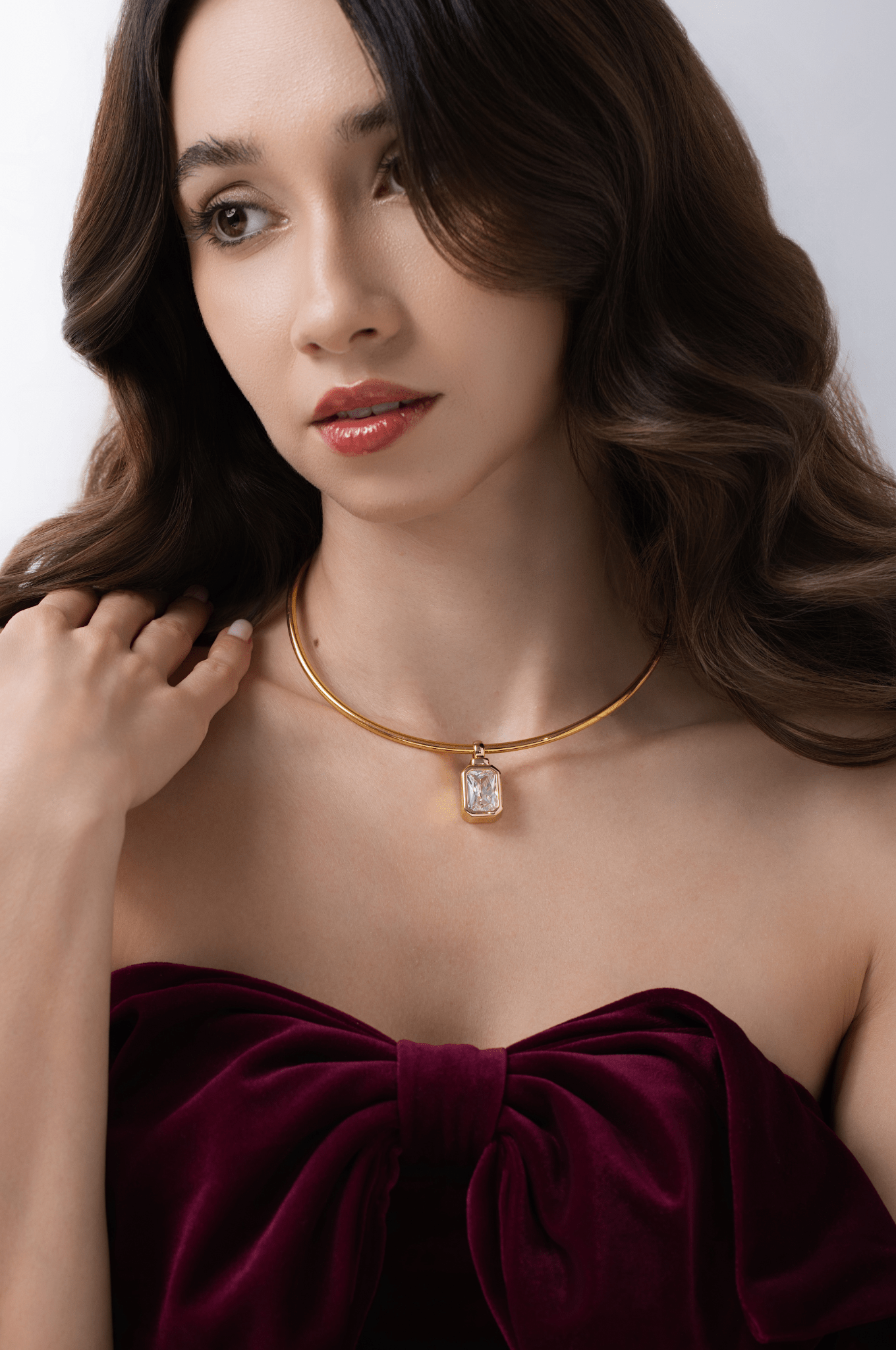 Lara & Ela | Emerald Bezel Pendant - Lara & Ela