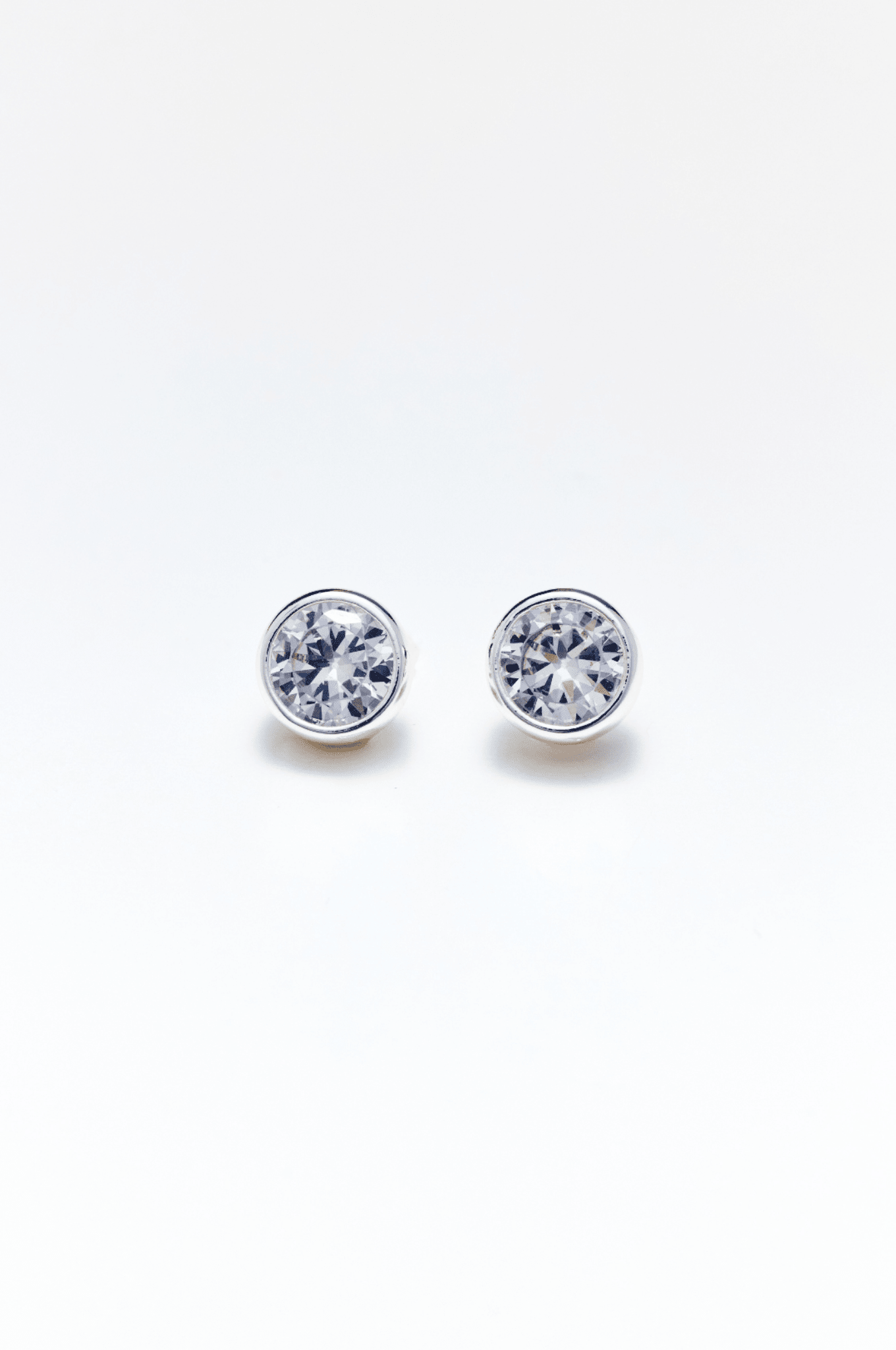 Lara & Ela | She's A Knockout Earrings - Lara & Ela