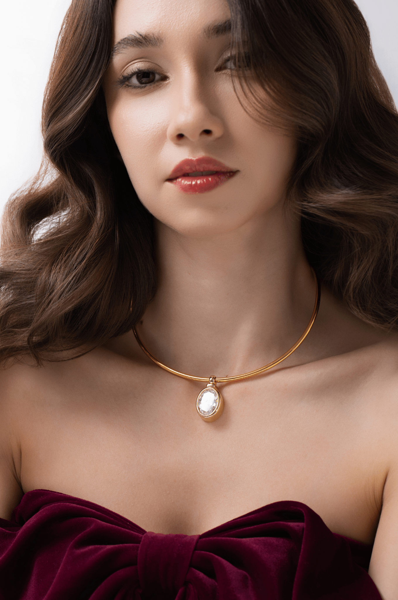 Lara & Ela | Oval Bezel Pendant - Lara & Ela