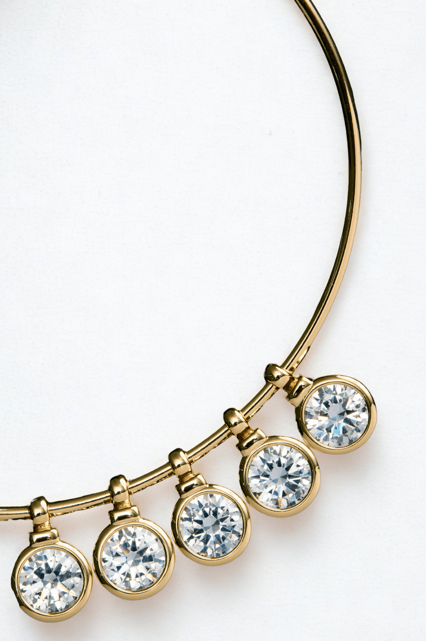 Lara & Ela | Round Bezel Pendant - Lara & Ela