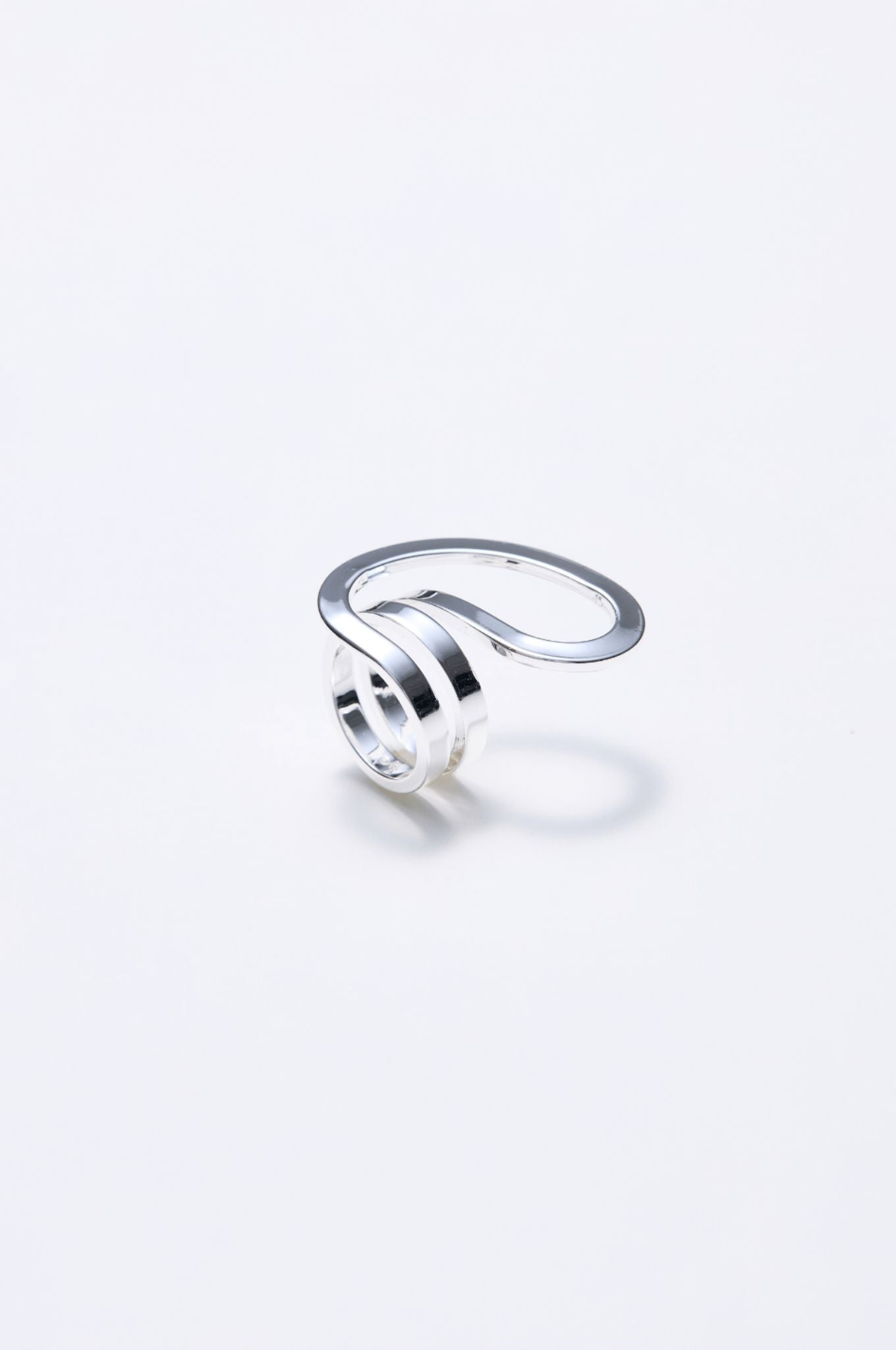 Lara & Ela | Keisha Too Ring - Lara & Ela
