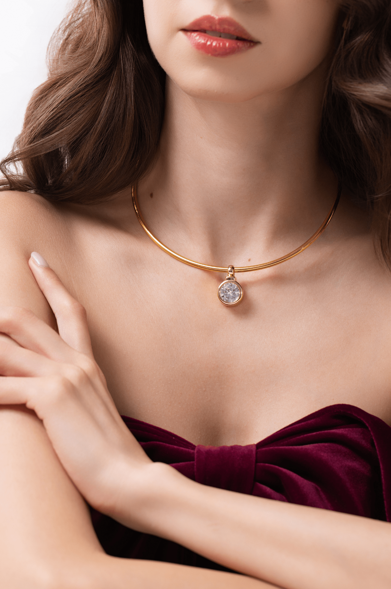 Lara & Ela | Round Bezel Pendant - Lara & Ela
