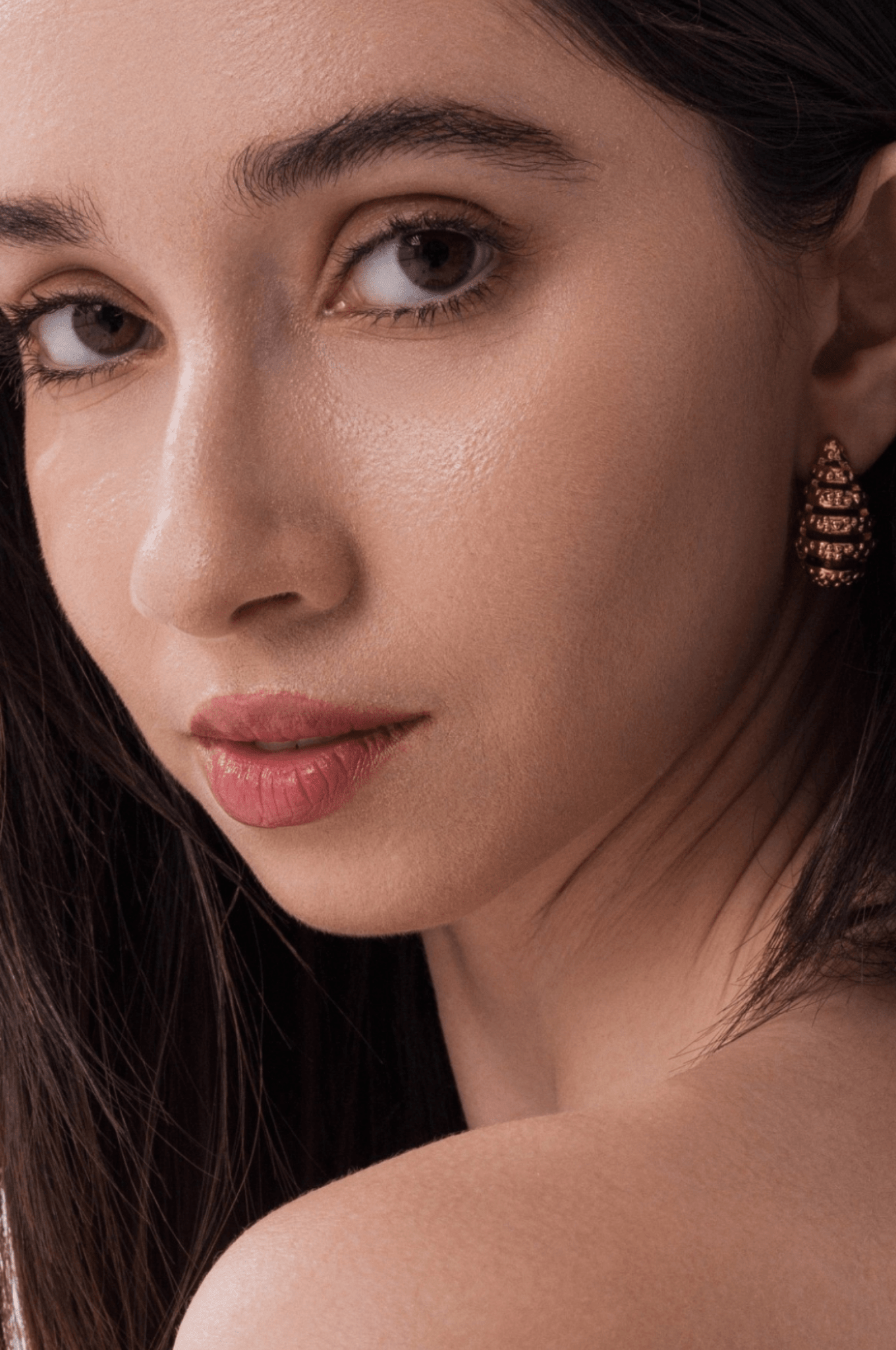 Lara & Ela | Queen B Earrings - Lara & Ela