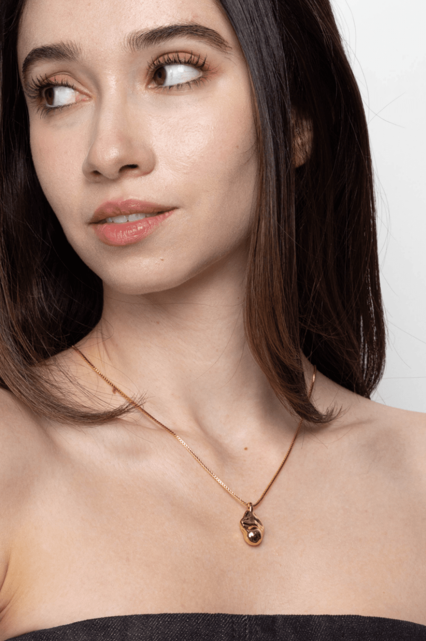 Lara & Ela | The Moon And New York City Necklace - Lara & Ela