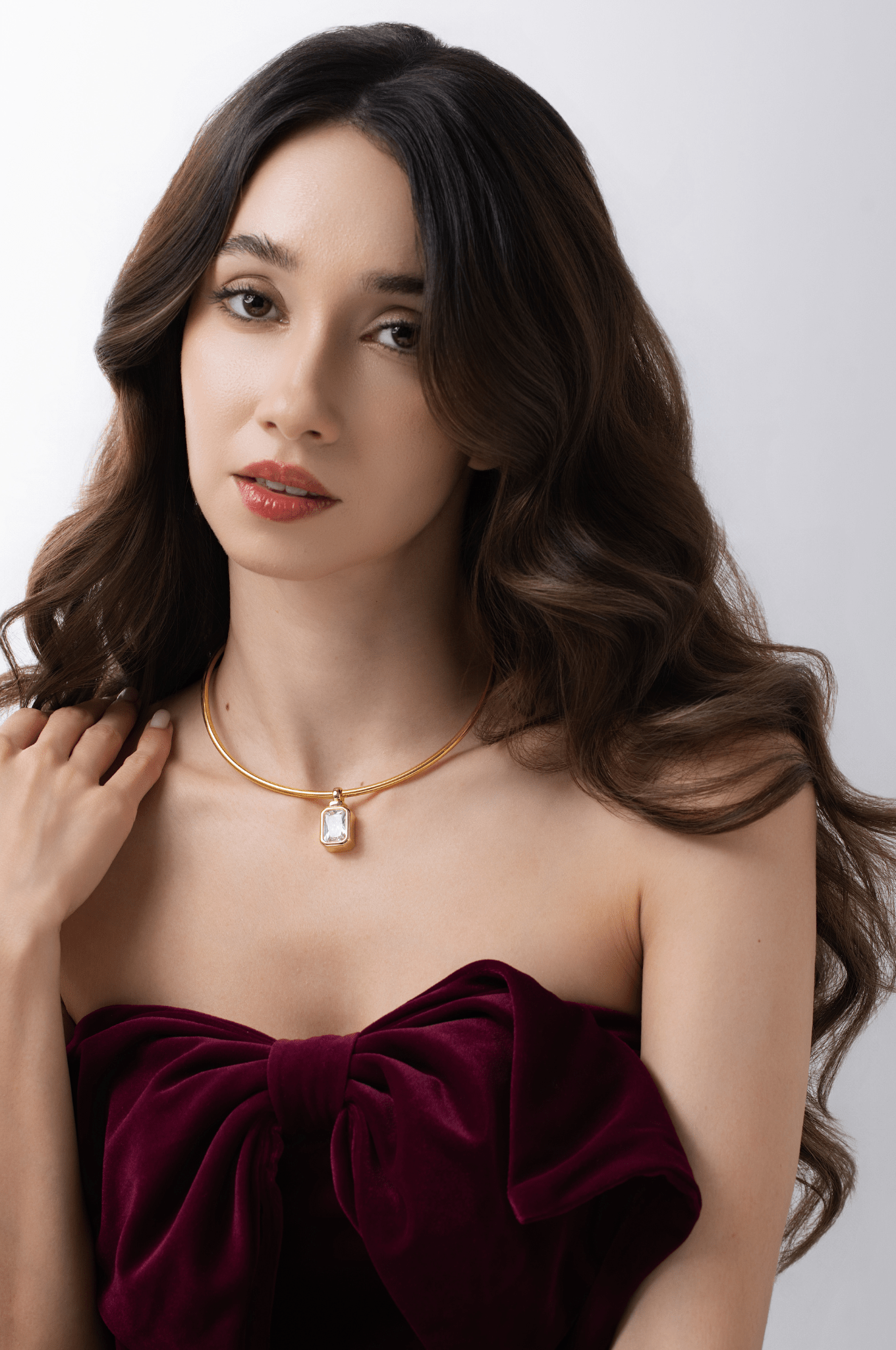 Lara & Ela | Emerald Bezel Pendant - Lara & Ela
