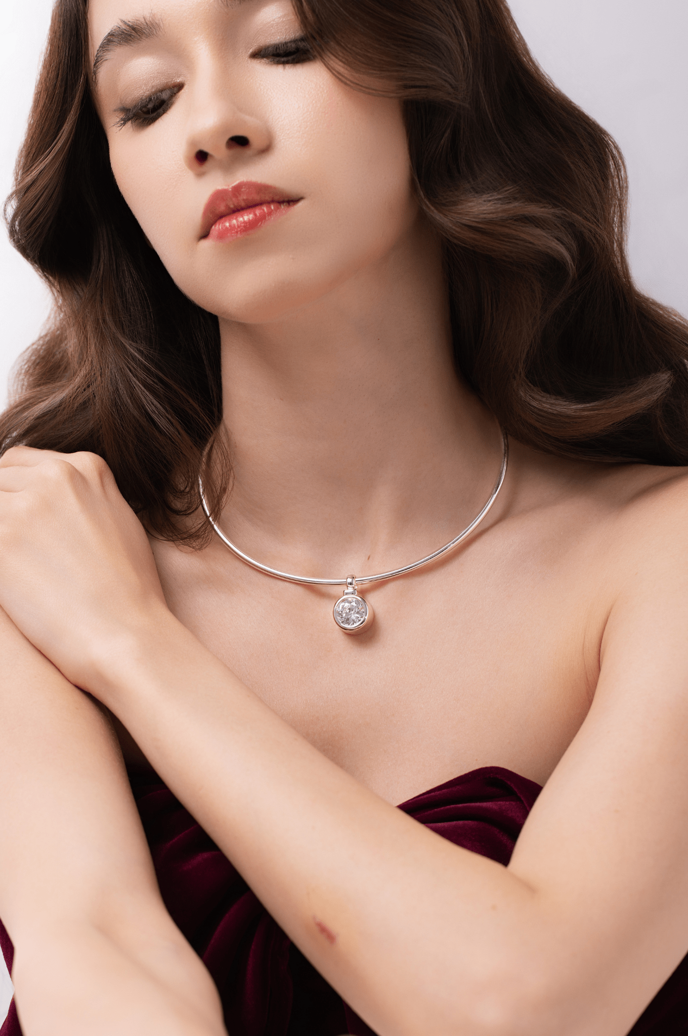 Lara & Ela | Round Bezel Pendant - Lara & Ela