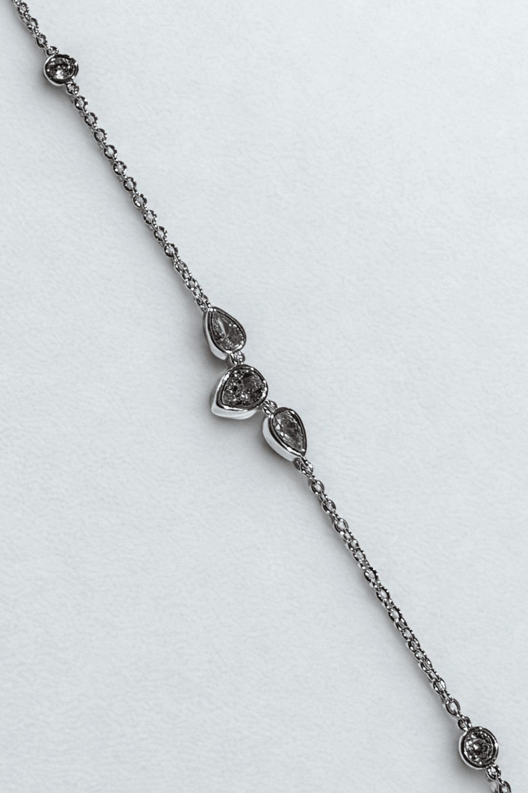 Lara & Ela | Amber Necklace - Lara & Ela