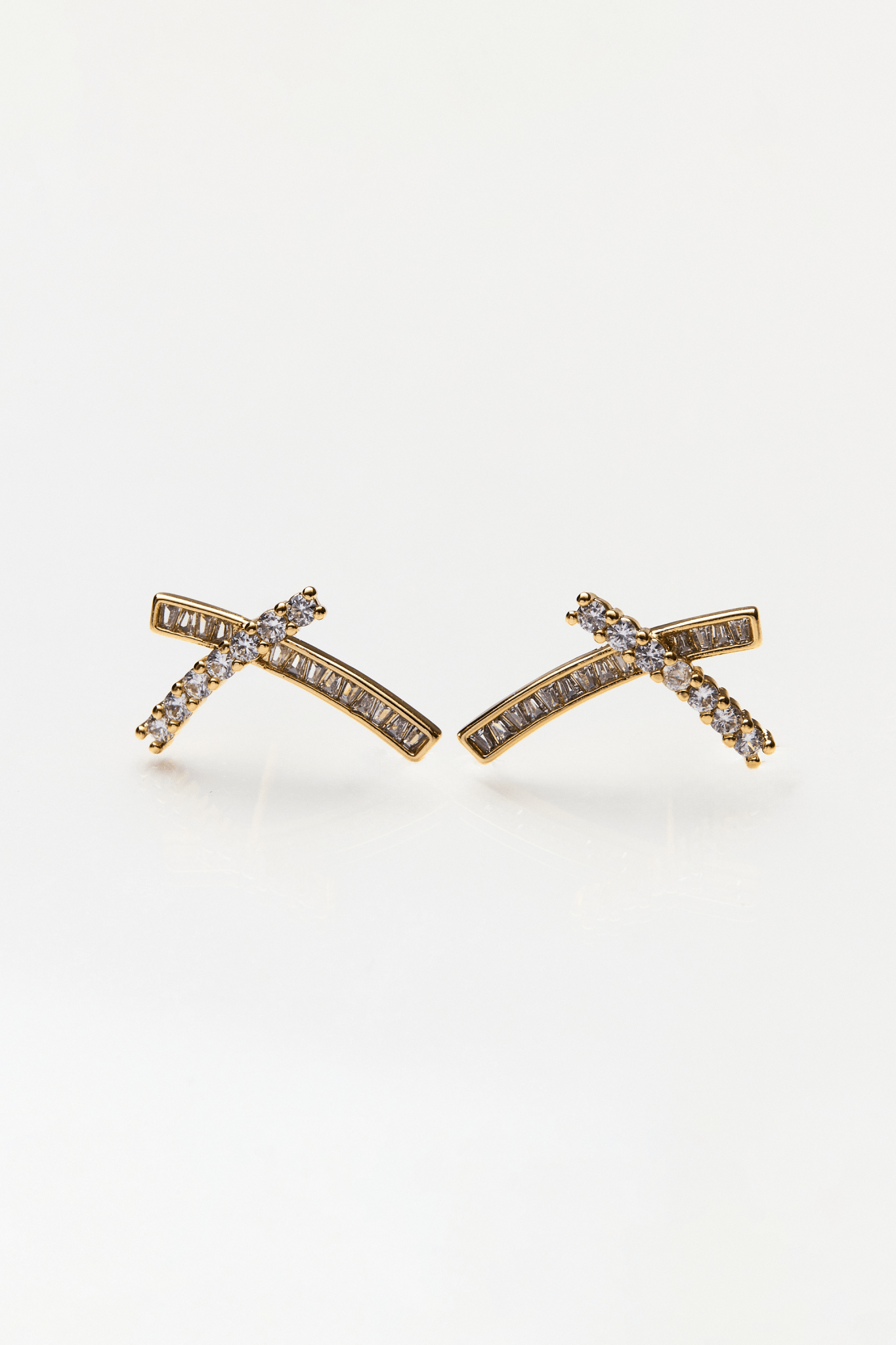Lara & Ela I Cross My Heart Earrings - Lara & Ela