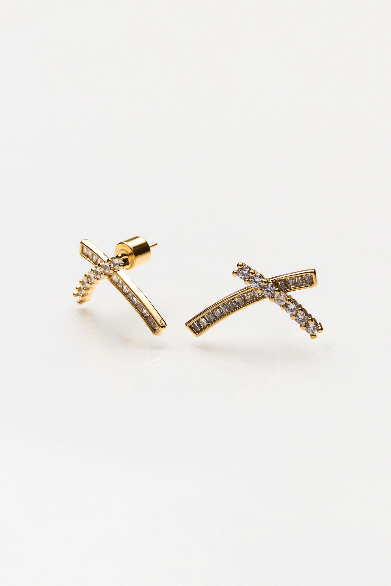 Lara & Ela I Cross My Heart Earrings - Lara & Ela
