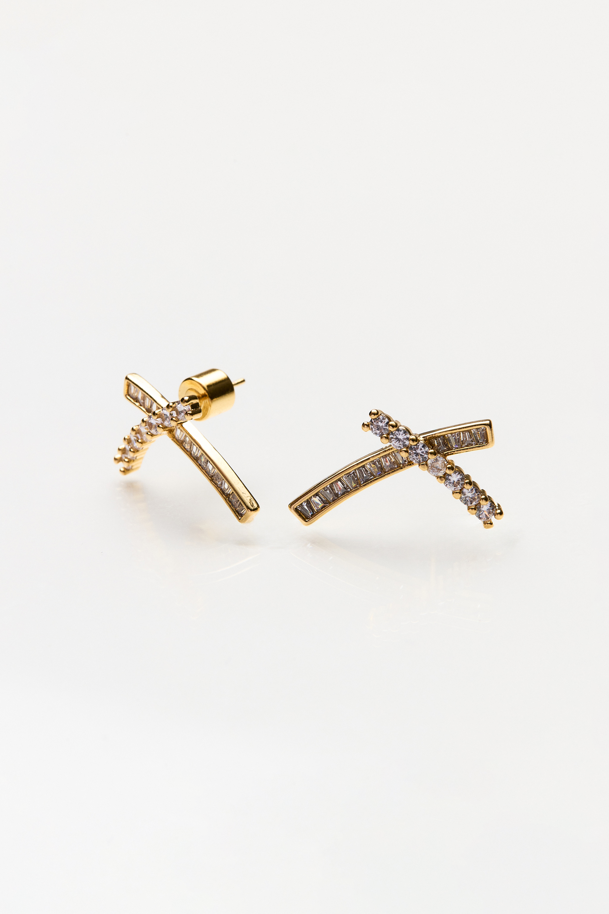 Lara & Ela I Cross My Heart Earrings