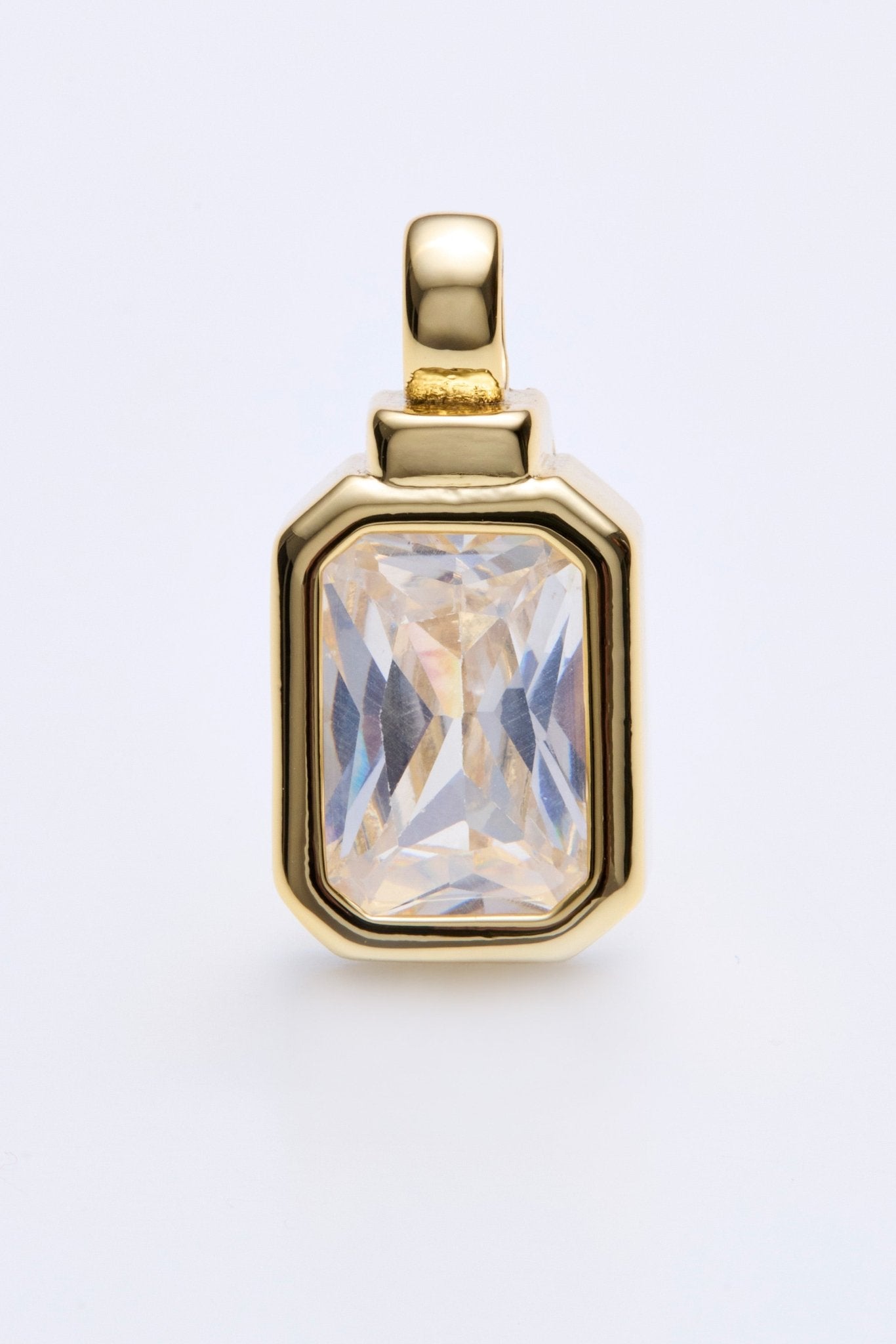Lara & Ela | Emerald Bezel Pendant - Lara & Ela