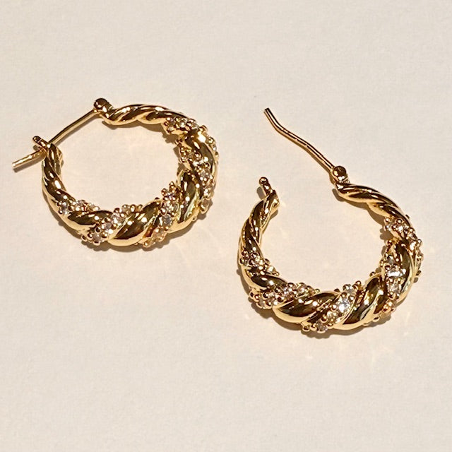 Lara & Ela I Endless Love Gold Earrings