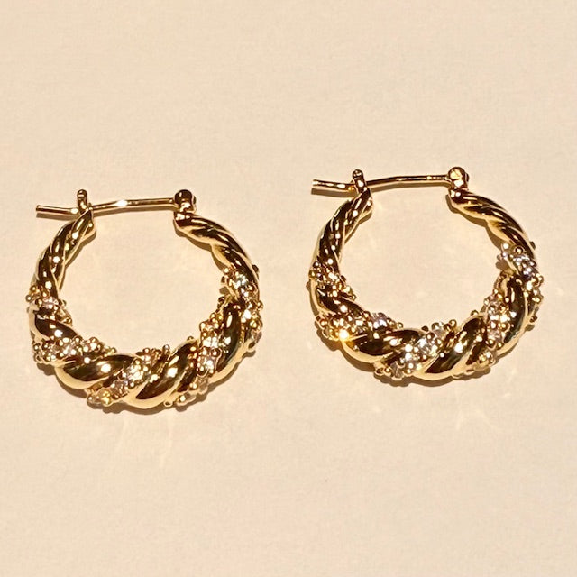 Lara & Ela I Endless Love Gold Earrings