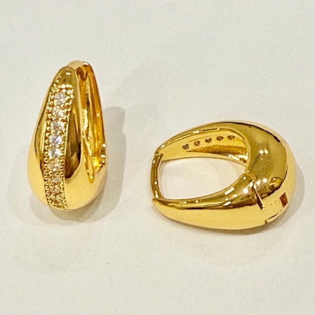 Lara & Ela | Kappa Gold Earrings - Lara & Ela